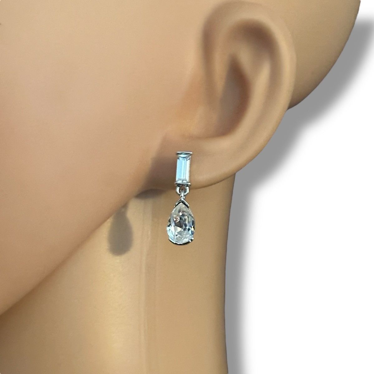 Other Napier silver tone crystal teardrop dangle post earrings Size ONE SIZE - 2 Thumbnail