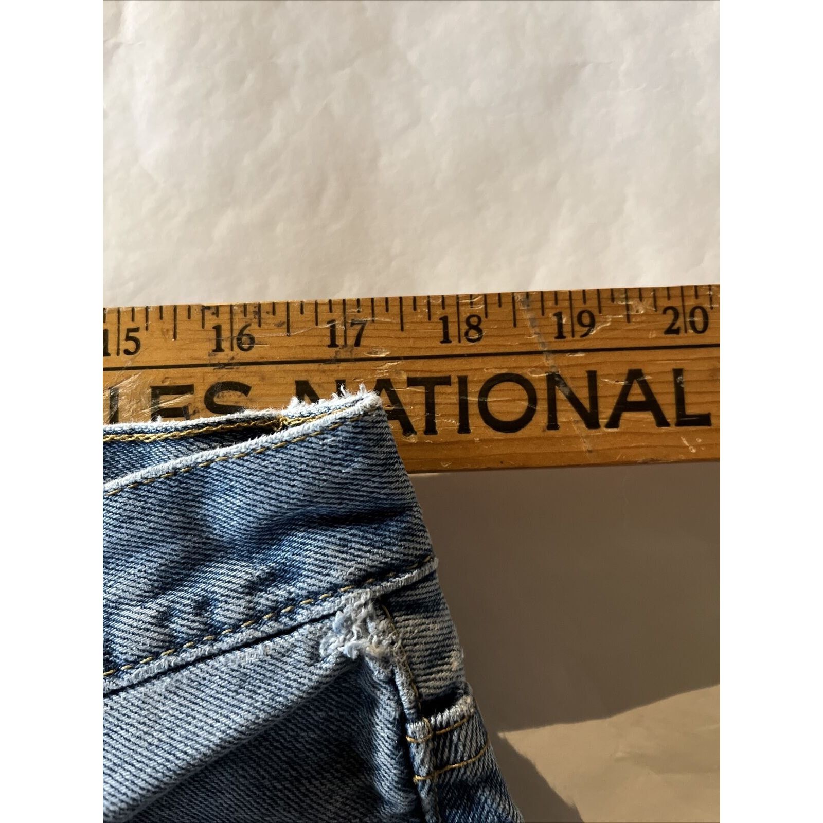 Levi's Levi Strauss 550 Mens 36x32 relaxed Denim Jeans Blue Y2K EUC Size US 34 / EU 50 - 4 Thumbnail