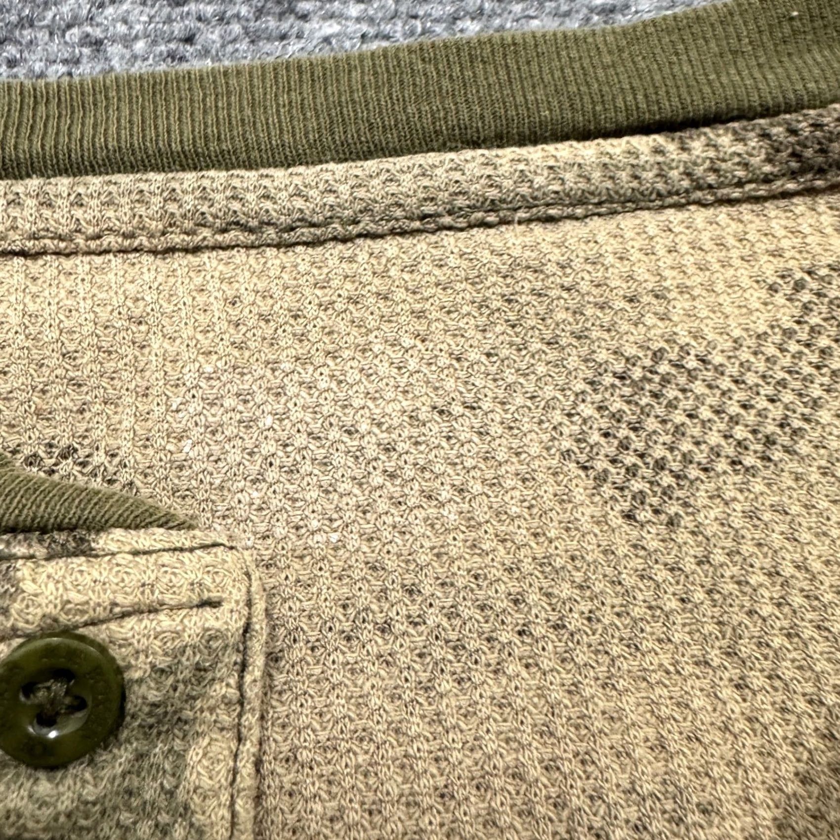 The Unbranded Brand The Unbranded Brand Camouflage Thermal Long Sleeve Shirt Mens L Multicolor 1/4 Button Up Stained Pullover Size US L / EU 52-54 / 3 - 3 Thumbnail