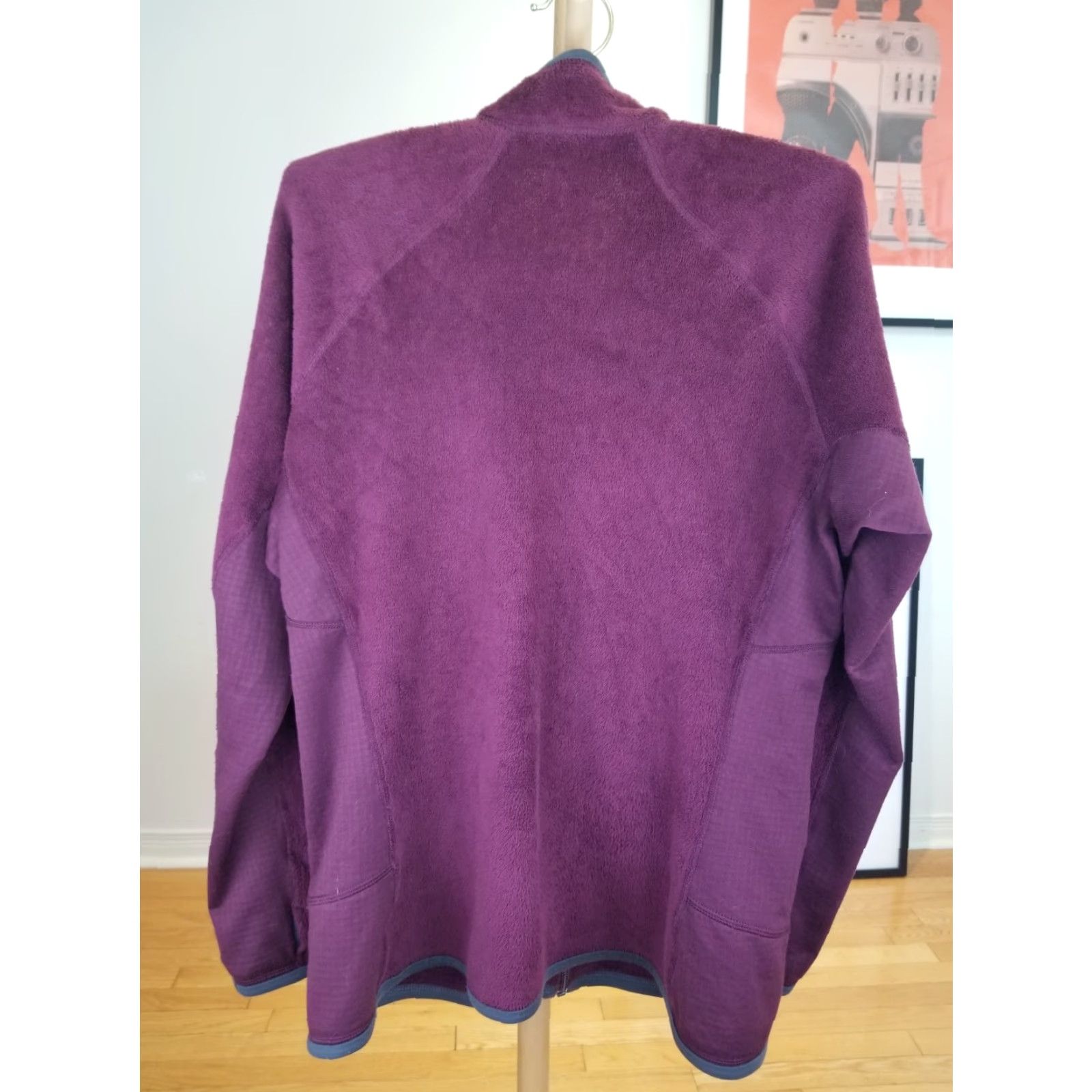 Patagonia VINTAGE Y2K PATAGONIA R2 FULL ZIP UP FLEECE JACKET WOMEN'S XLARGE BURGUNDY SIZE S INCHES 24 CHEST 33 NECK TO CUFF 29 TOP TO BOTTOM 29 Size S / US 4 / IT 40 - 6 Thumbnail