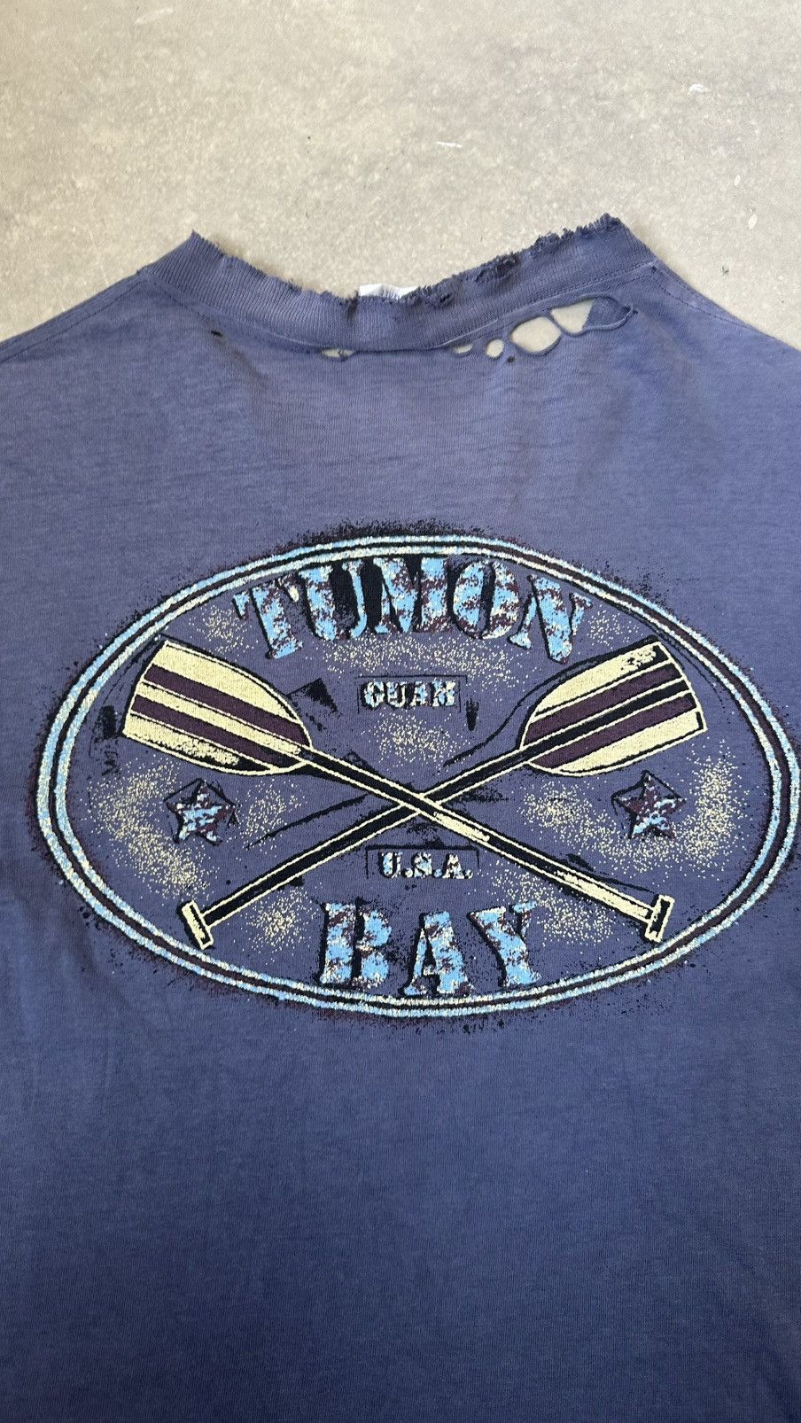 Vintage VINTAGE DISTRESSED CRAZY SHIRT TUMON BAY TEE Size US S / EU 44-46 / 1 - 4 Thumbnail