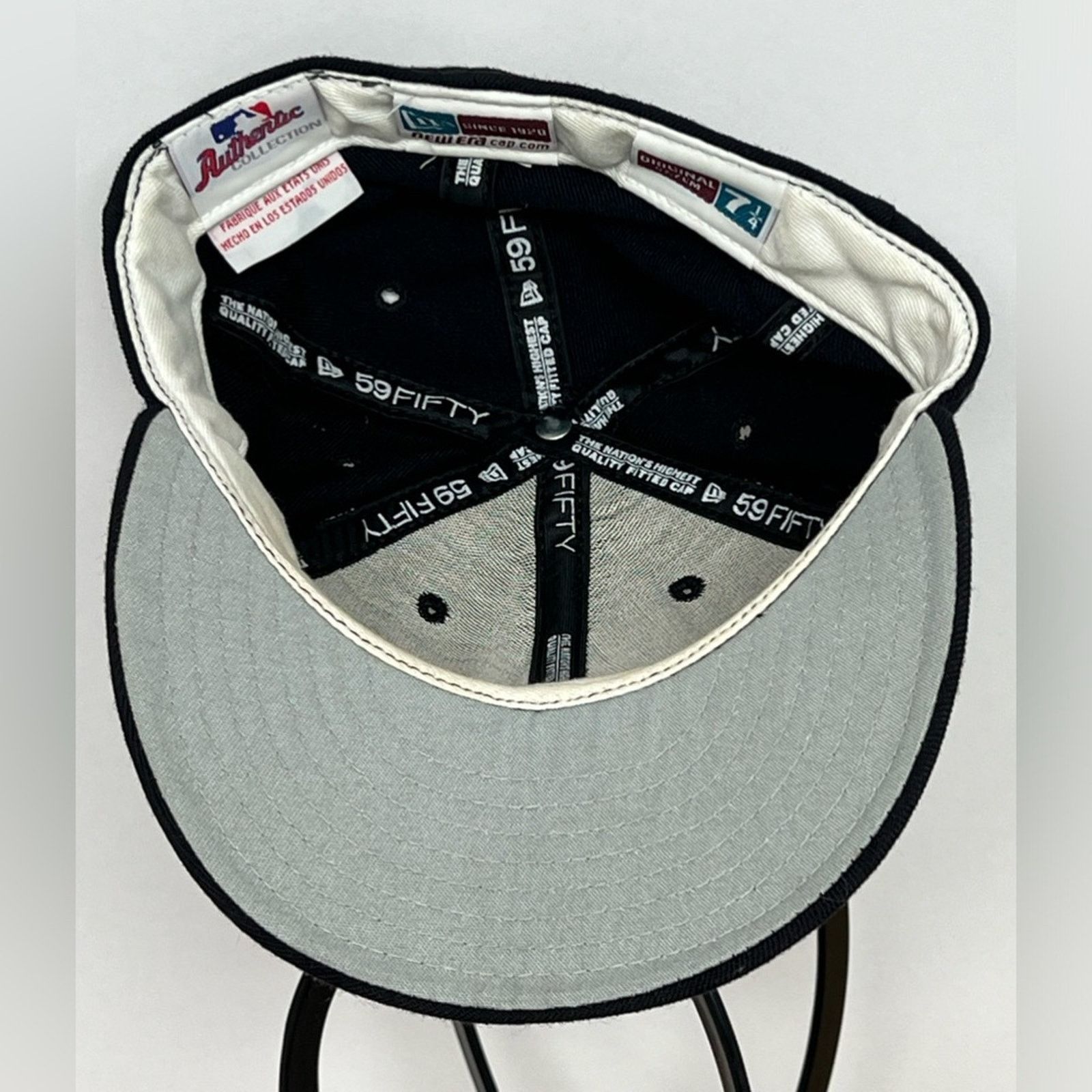 New Era Vintage New York Yankees 2001 World Series Hat 7 1/4 Rare Size ONE SIZE - 4 Thumbnail
