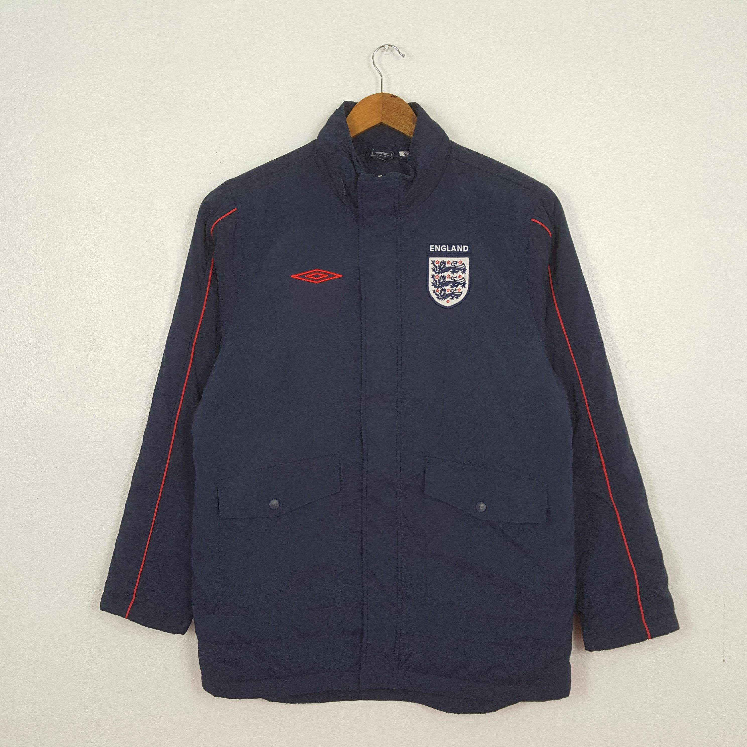 Umbro Vintage Umbro England Football Club Puffer Jacket C324N6 Size US L / EU 52-54 / 3 - 1 Thumbnail