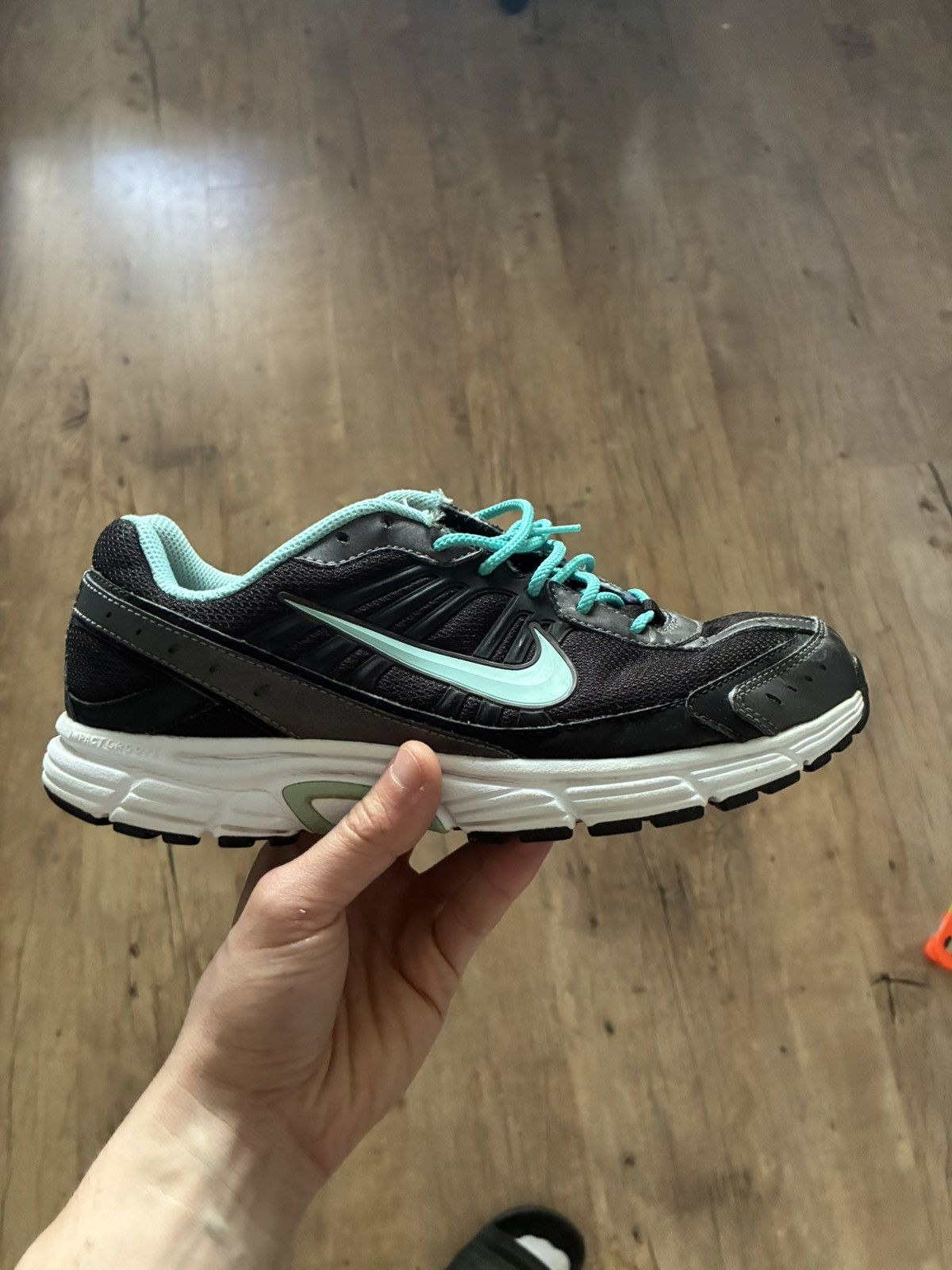 Nike Nike Dart 8 Size US 5 / EU 37 - 1 Thumbnail