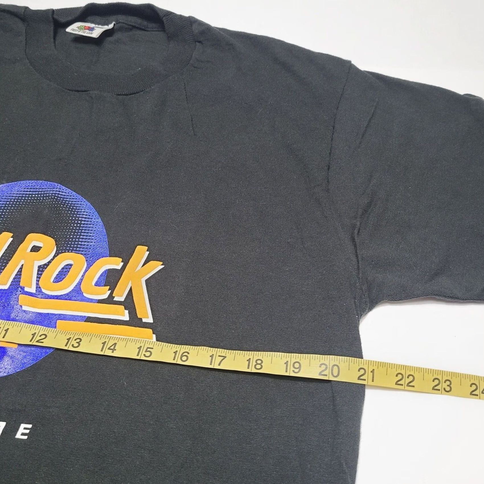 Fruit Of The Loom VINTAGE Hard Rock Cafe Toronto SkyDome T-Shirt Size Large 90s Puff Print Mens Regular Cotton Black Short Sleeve Crew Neck 1990-1999 Shirt Size US L / EU 52-54 / 3 - 6 Thumbnail