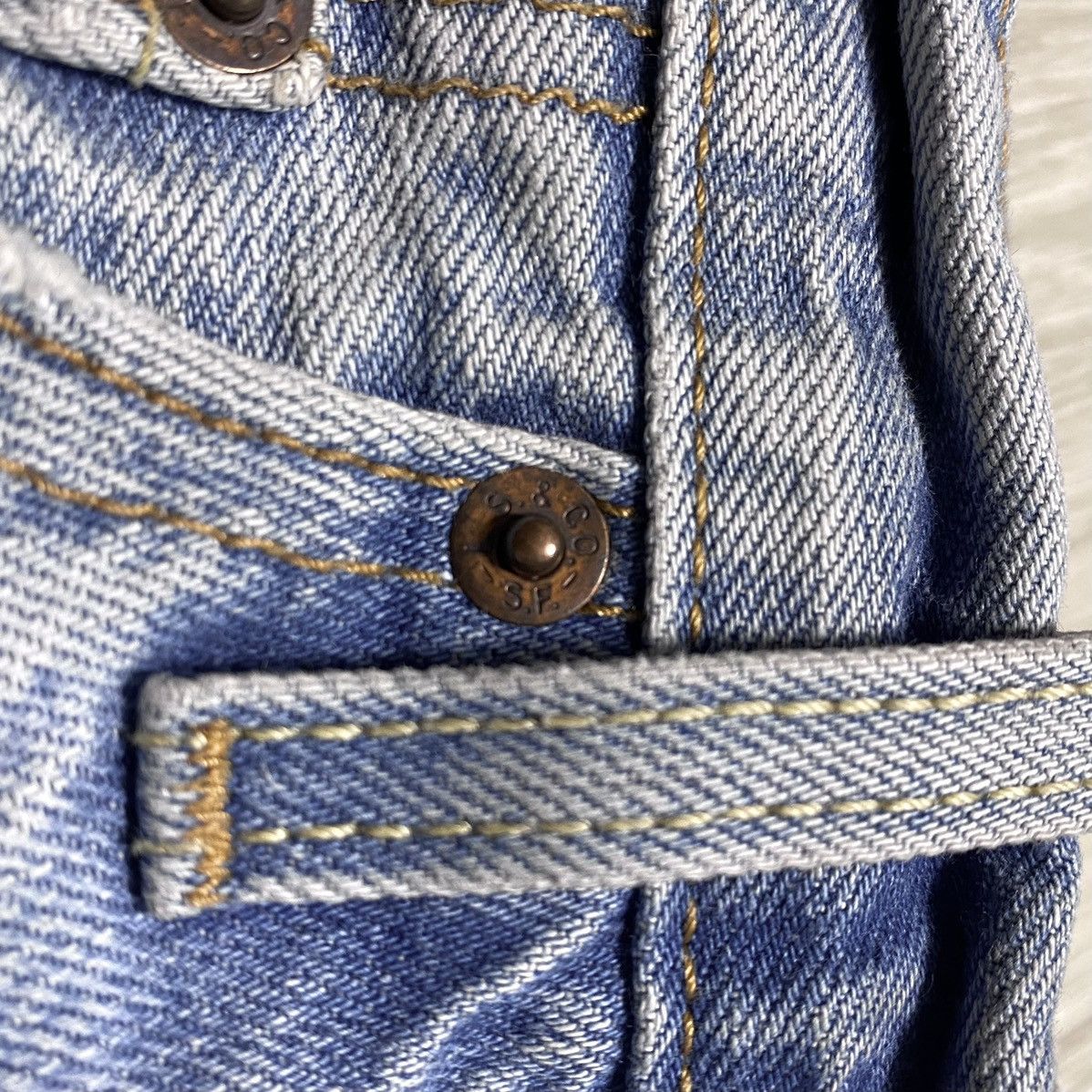 Levi's Vintage Clothing Women’s Levi’s Washed Distressed Reworked Shorts Denim Jeans Size 27" / US 4 / IT 40 - 7 Thumbnail