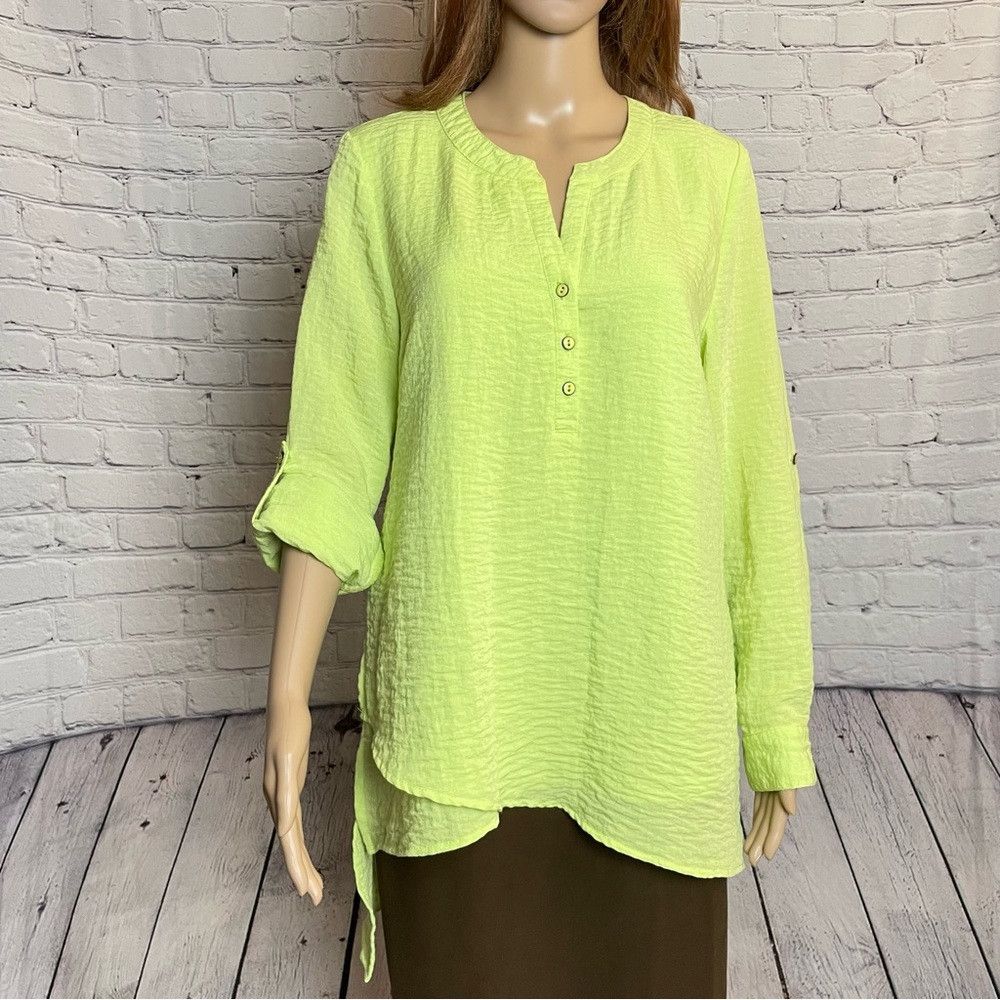Other Lulu B Green Asymmetrical Hemline Top Shirt Size S Size S / US 4 / IT 40 - 1 Thumbnail