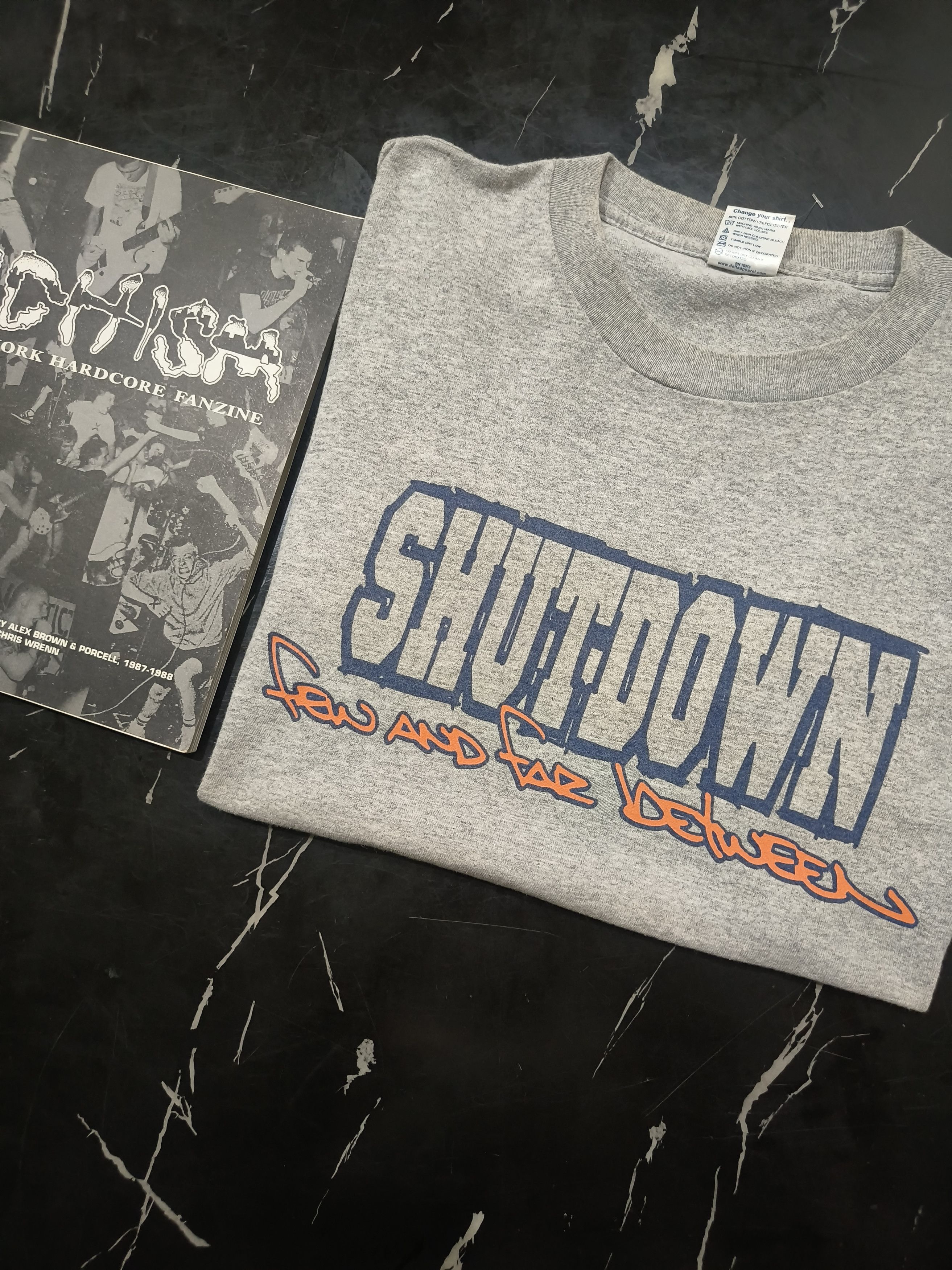 Band Tees Vintage 2000 Shutdown "few and far between" shirt Size US M / EU 48-50 / 2 - 1 Thumbnail
