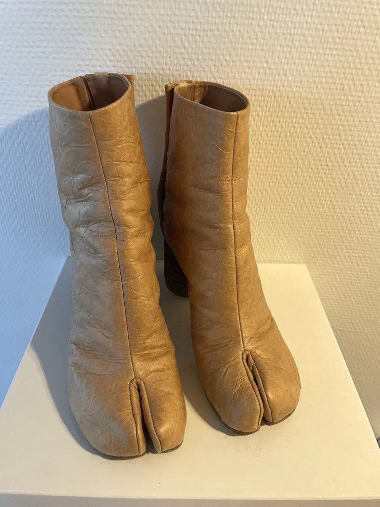 Maison Margiela Tan Paper Tabi Boots Size US 8 / IT 38 - 1 Thumbnail