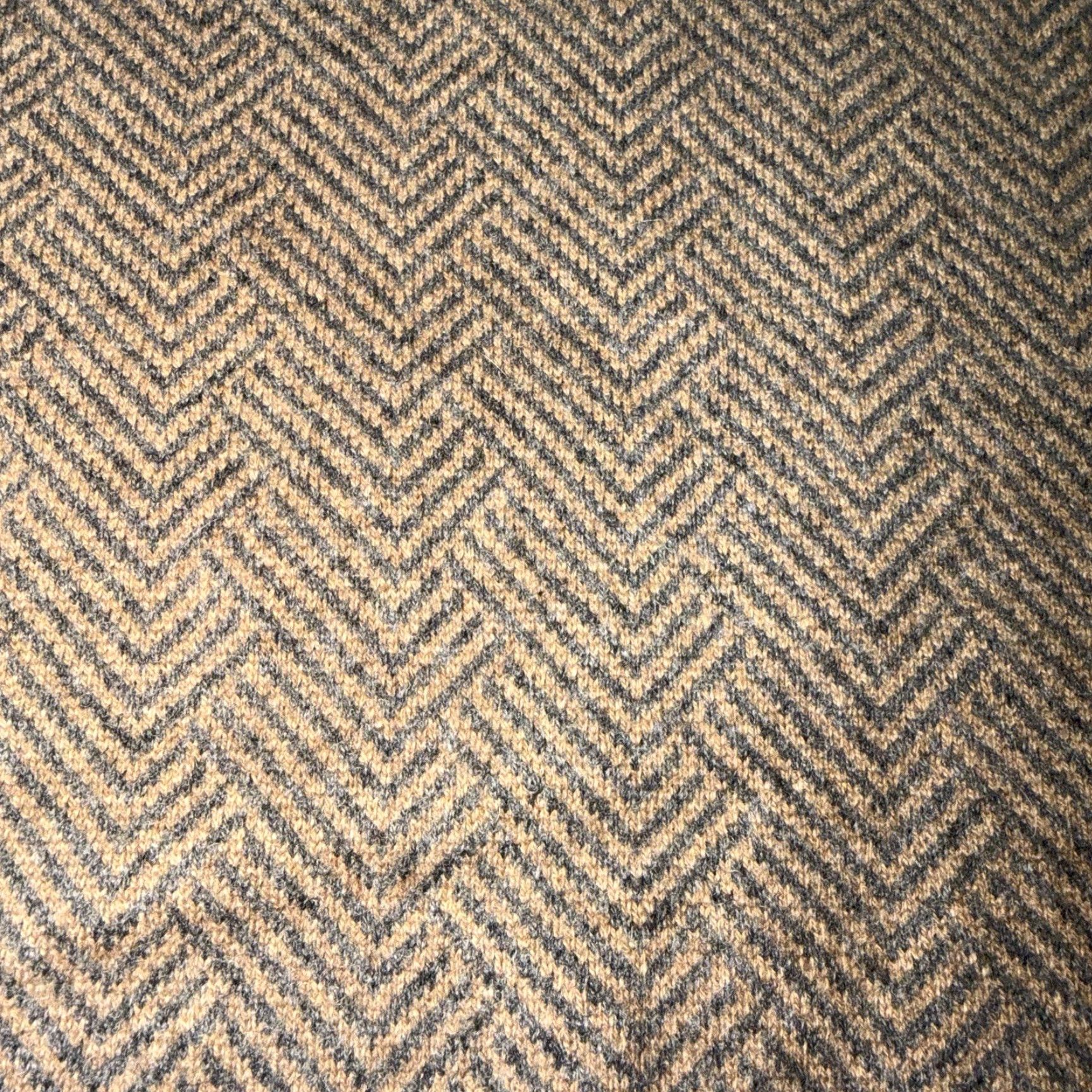 Orvis Orvis Men's 100% Cashmere V-Neck Sweater Brown Herringbone Chevron Size XL Size US XL / EU 56 / 4 - 3 Thumbnail