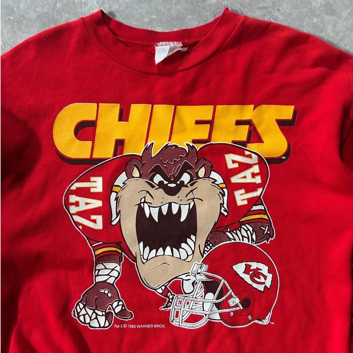 Vintage Vintage Kansas City Chiefs Looney Tunes Taz Red Crewneck M Size US M / EU 48-50 / 2 - 2 Thumbnail