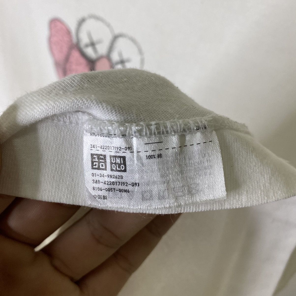 Kaws Kaws x Uniqlo Collaboration Streetwear Tshirt Size US S / EU 44-46 / 1 - 6 Thumbnail
