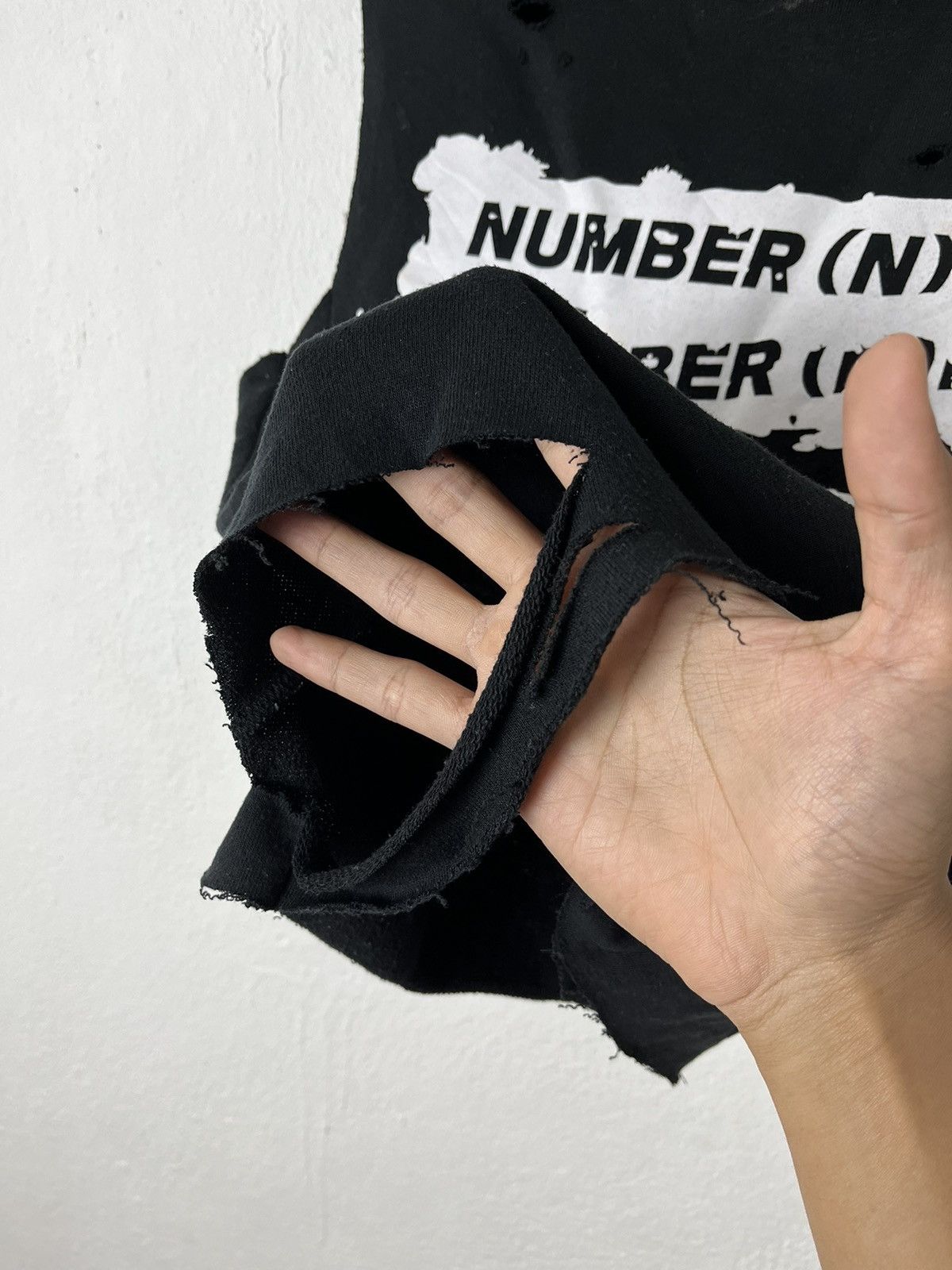 Number (N)ine Number Nine Distress Sleevless Shirt Size US S / EU 44-46 / 1 - 5 Thumbnail