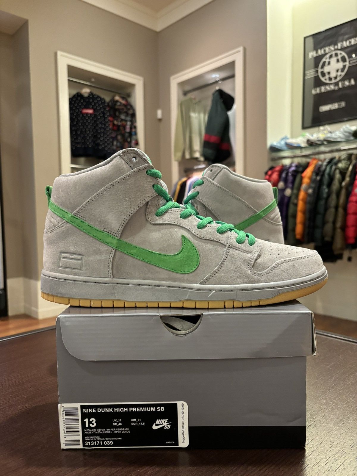 Nike sb silver retailer box