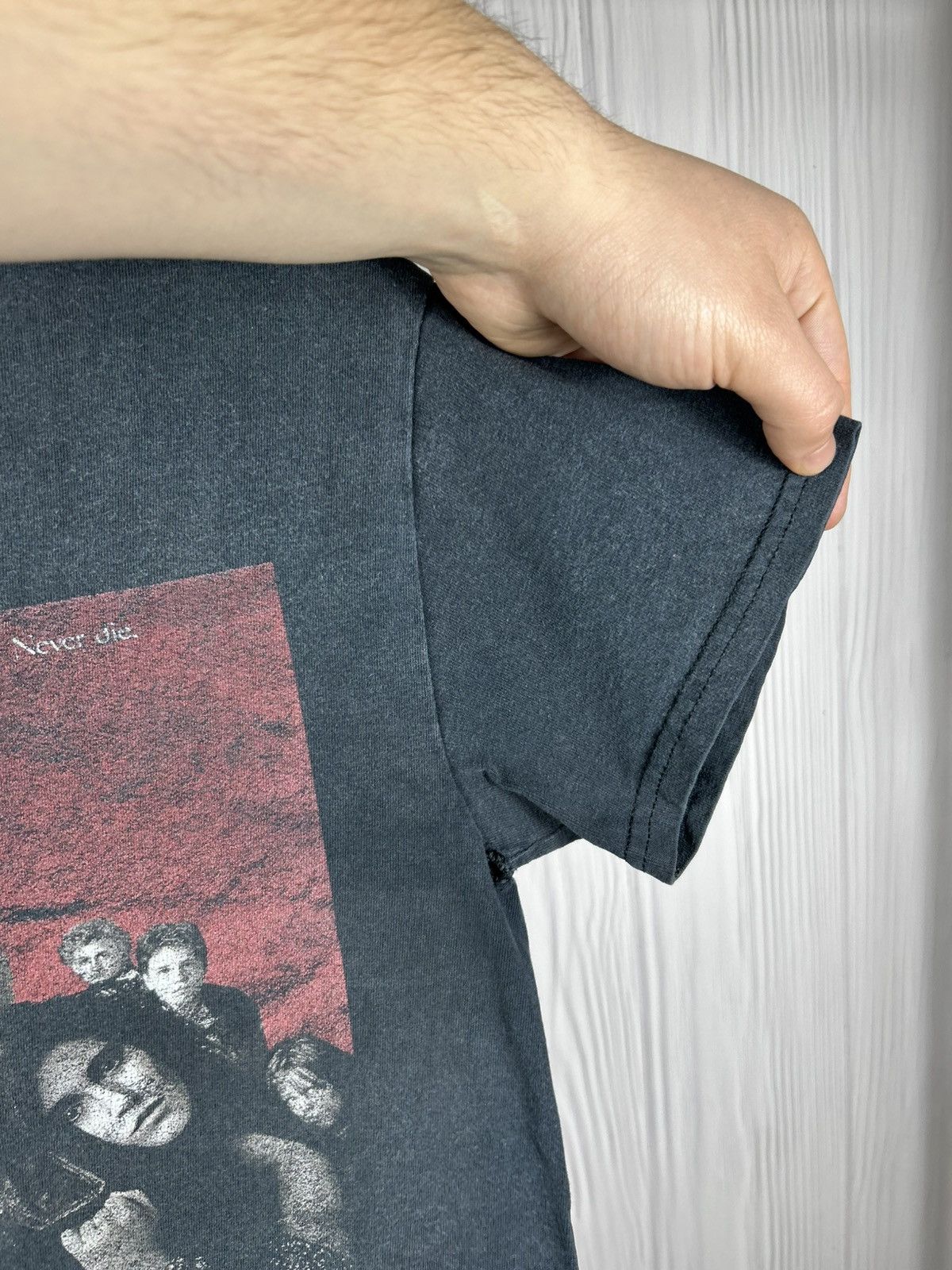 Vintage Vintage The Lost Boys Movie Horror Vampire T-Shirt Faded Size US XS / EU 42 / 0 - 7 Thumbnail