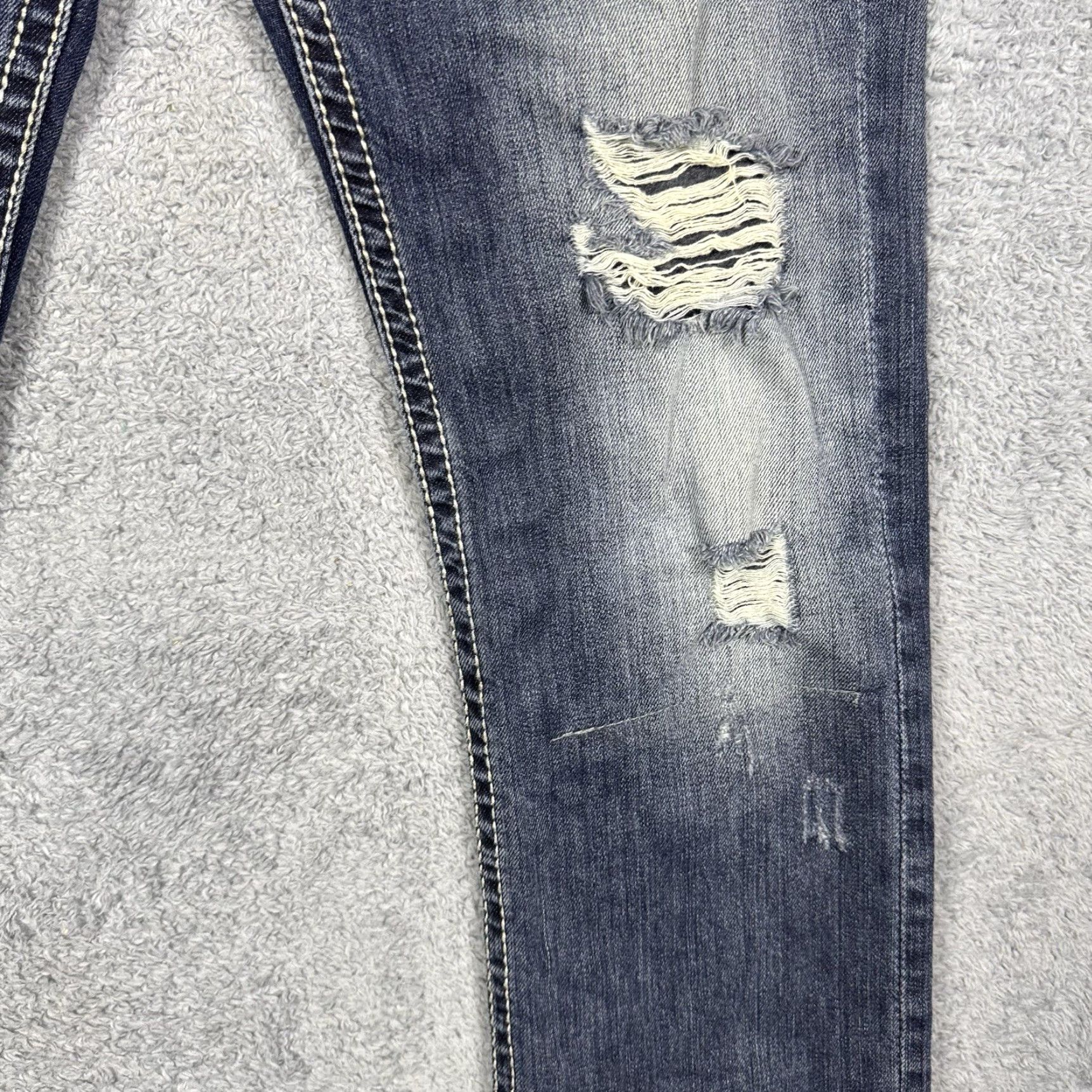 Vintage BKE Aiden Jeans Men 31x32 Straight Stack City Punk Grunge Distressed Y2K Whisker Blue Denim Regular 5-Pocket Mens Size US 31 - 6 Thumbnail