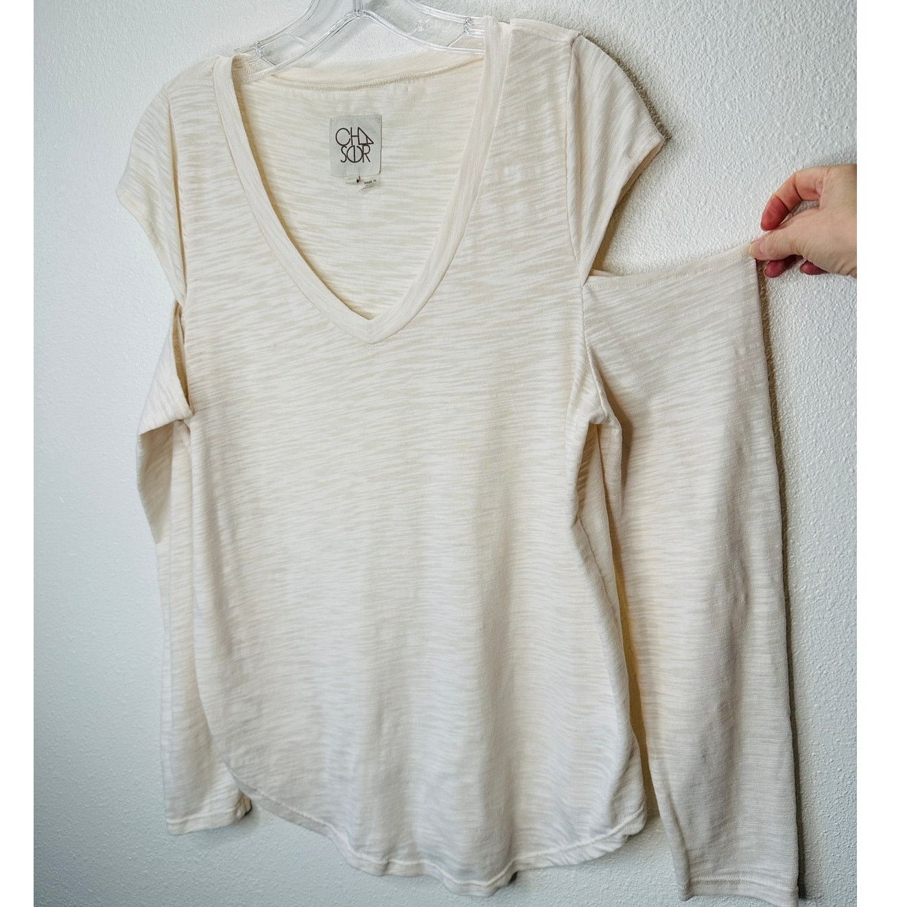 Chaser Brand Chaser Cream V-Neck Cold Shoulder Long Sleeve Burnout Top L Size L / US 10 / IT 46 - 2 Thumbnail