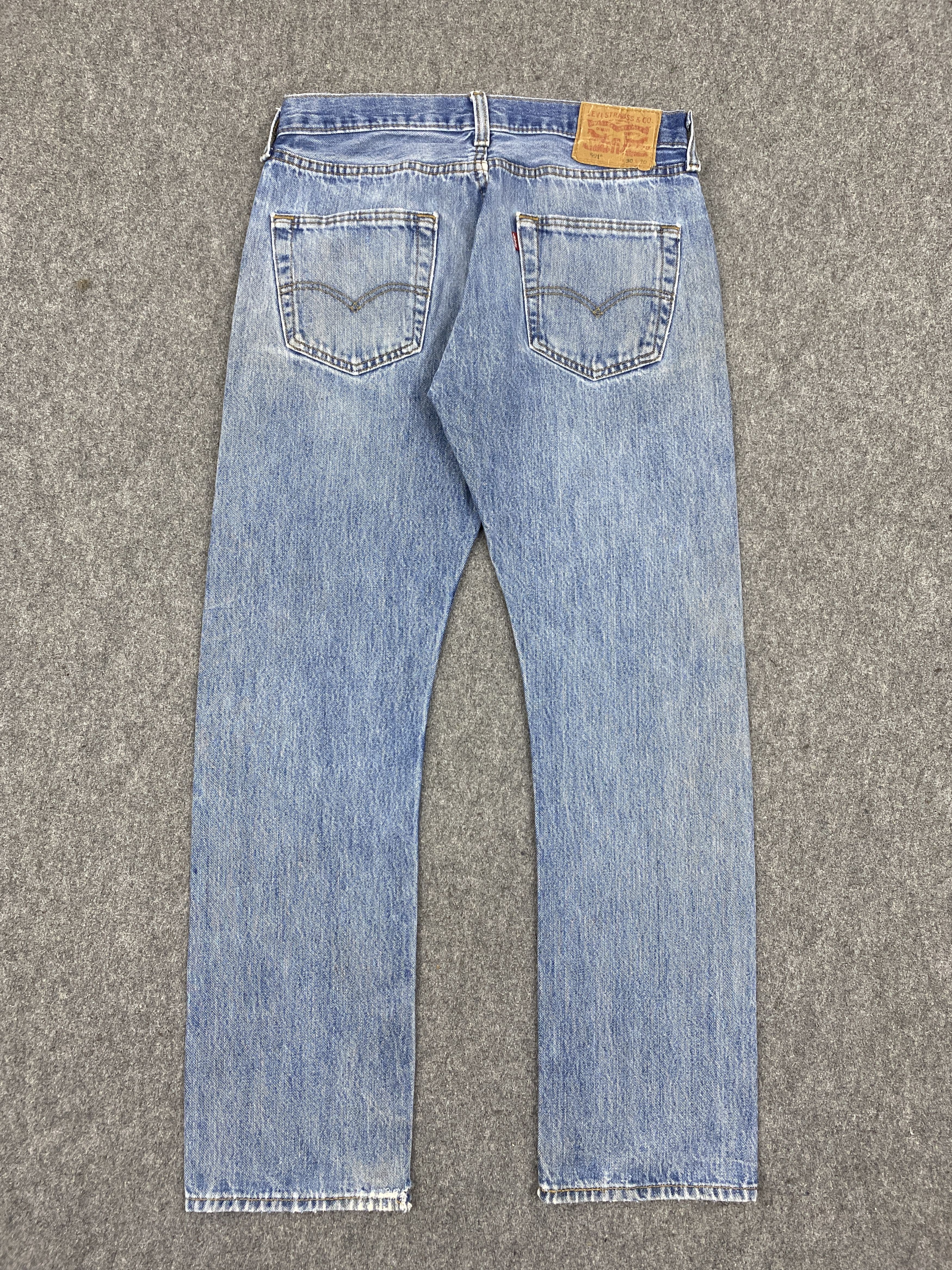 Levi's Vintage Levis 501 Light Wash Denim Jeans DP2731 Size US 31 - 3 Thumbnail