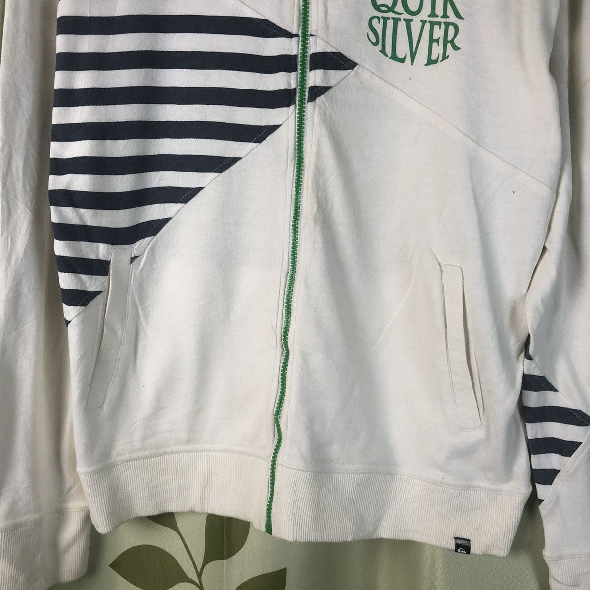 Quiksilver D Quiksilver vintage White sweater #7433 Size US L / EU 52-54 / 3 - 8 Thumbnail