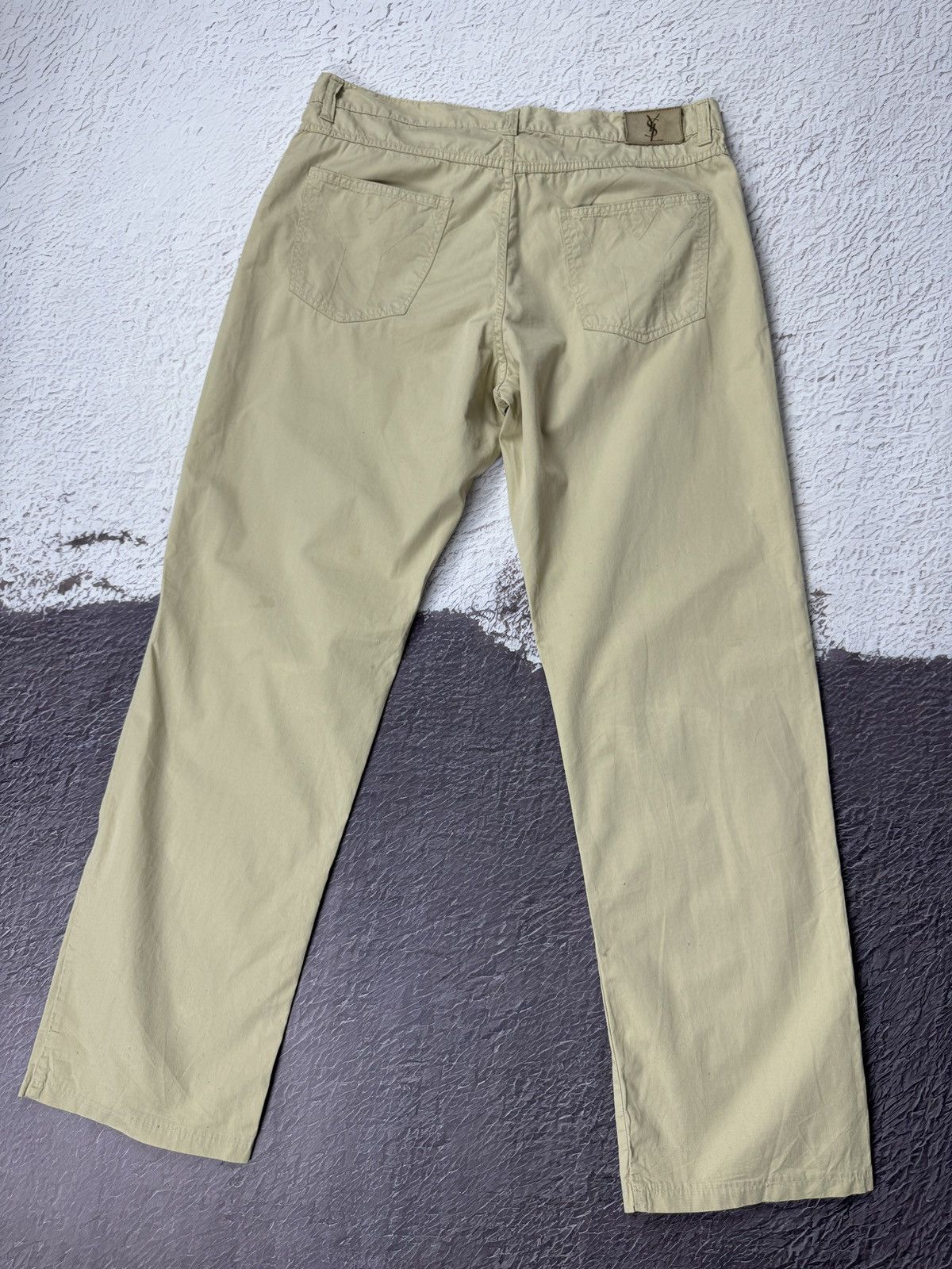 Yves Saint Laurent Yves Saint Laurent vintage beige pocket logo chino pants Size US 36 / EU 52 - 14 Thumbnail