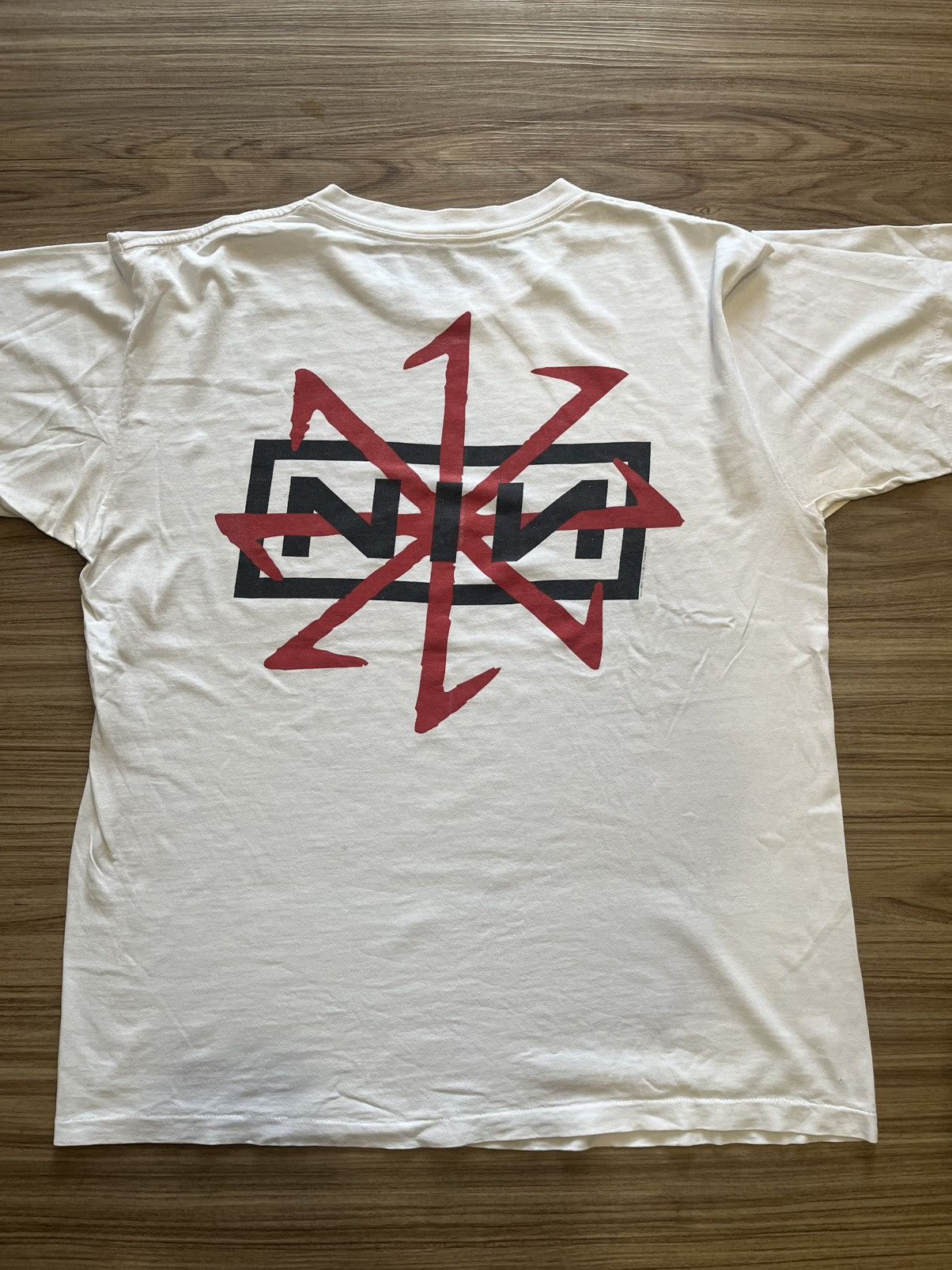 Band Tees vintage 1995 Nine Inch Nails "Devil" tour Size US XL / EU 56 / 4 - 2 Thumbnail