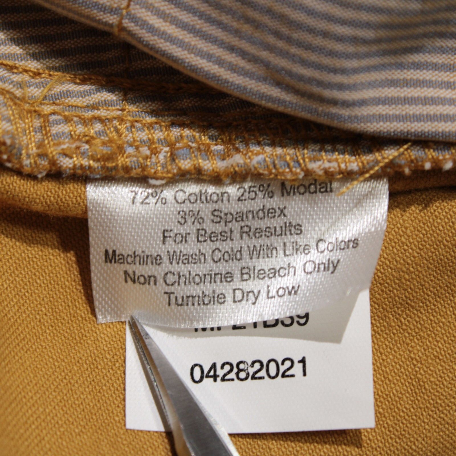 Peter Millar Peter Millar New with tags Chino Size 40 US In Yellow Size US 40 / EU 56 - 6 Thumbnail