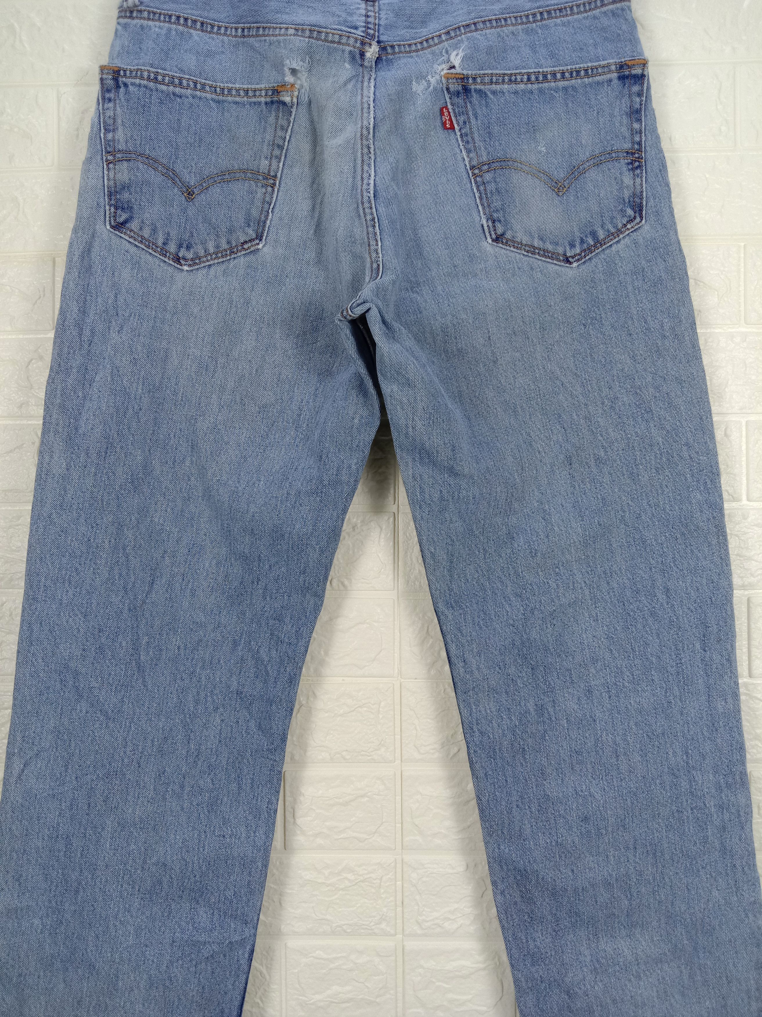 Levi's Vintage Levi's 550 Jeans Light Wash Distressed Denim Size US 32 / EU 48 - 7 Thumbnail