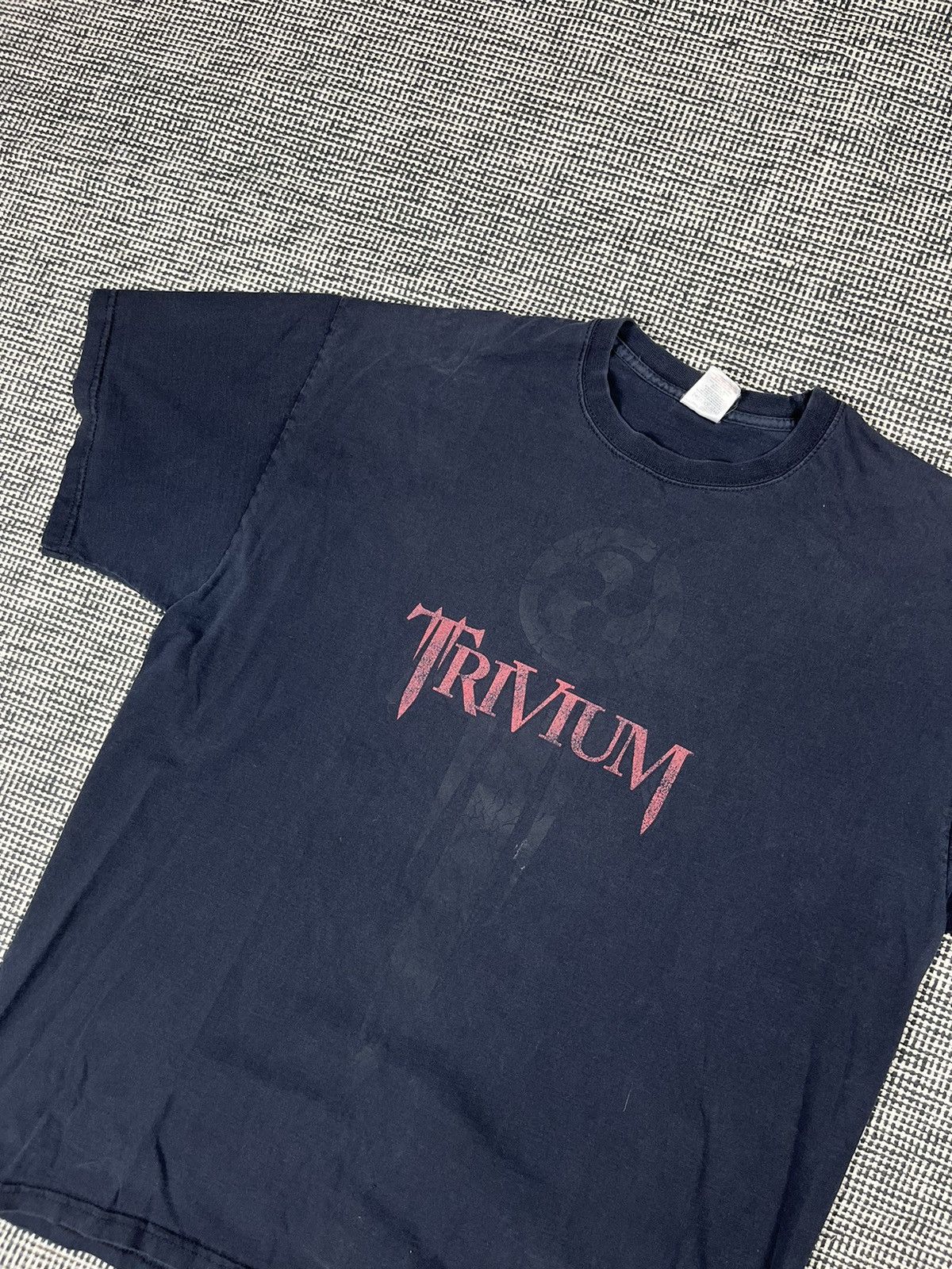 Band Tees × Vintage vintage y2k trivium trash metal band tee sick fade Size US XL / EU 56 / 4 - 2 Thumbnail