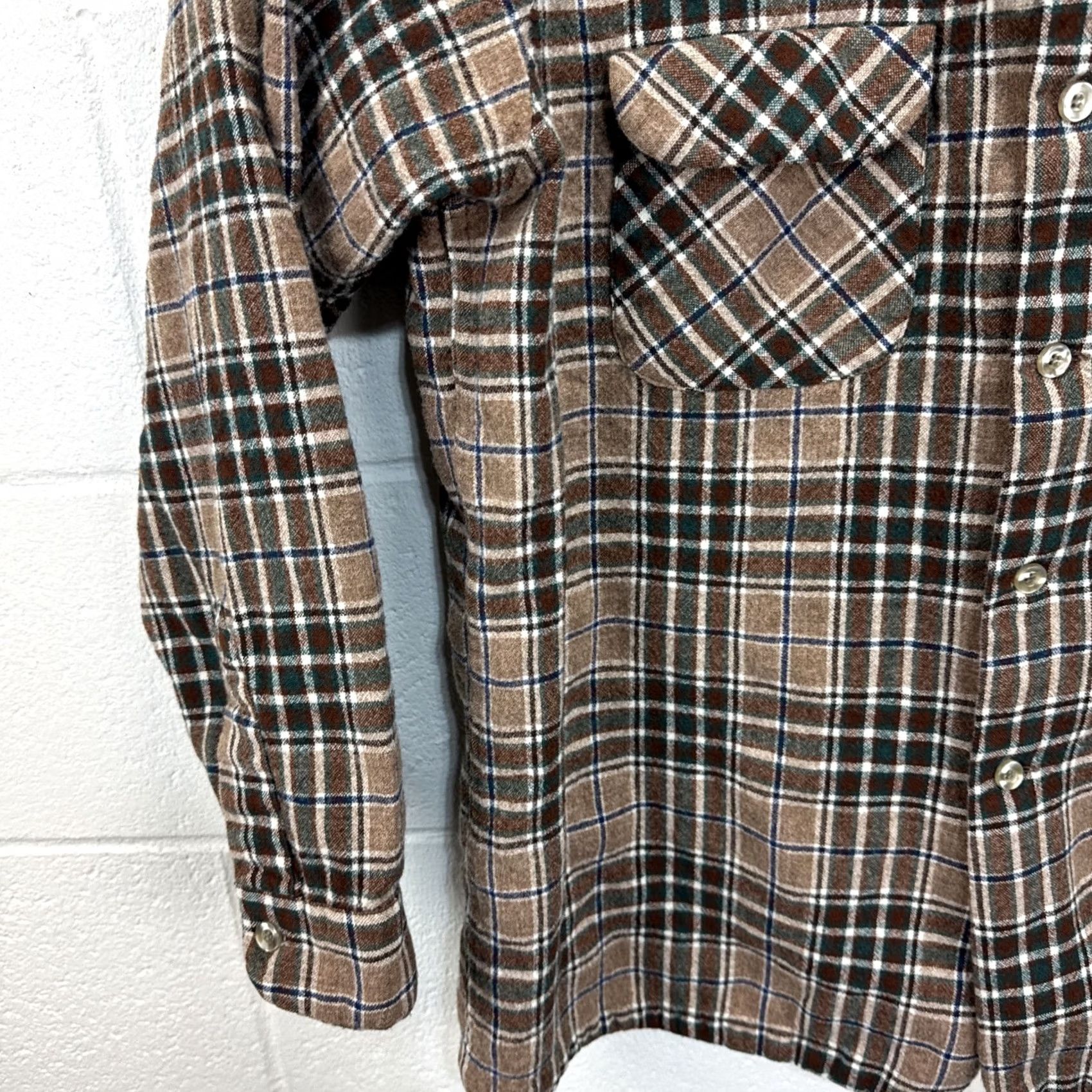 Pendleton VINTAGE Pendleton Shirt Mens XL Brown Flannel Plaid Button-Up Long Sleeve Wool Size US XL / EU 56 / 4 - 7 Thumbnail