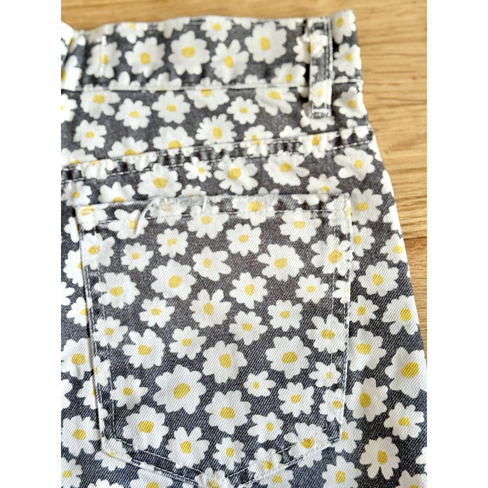 Zara Zara Button Fly Shorts Women's 4 Frayed High Rise Size 27" / US 4 / IT 40 - 6 Thumbnail