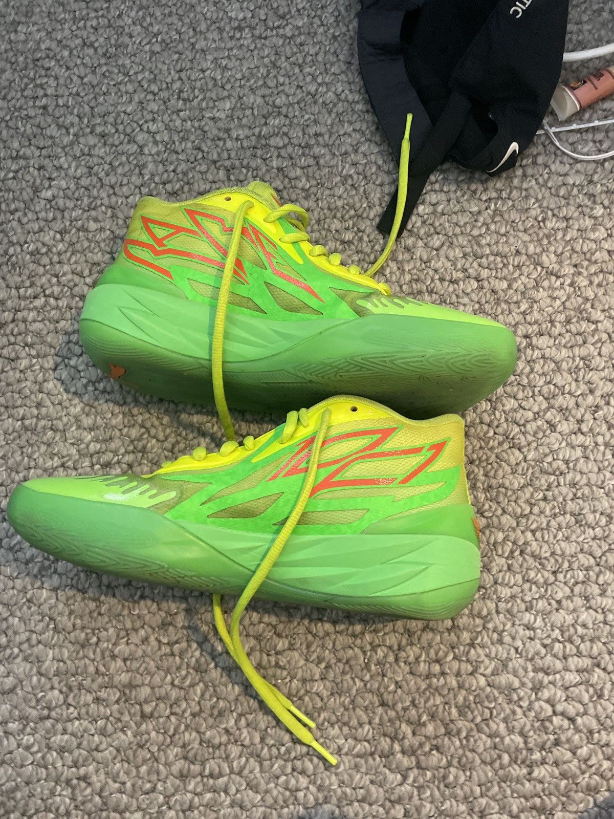 Puma Puma Lamelo Ball Nickelodeon slime green basketball shoes Size US 9 / EU 42 - 6 Thumbnail