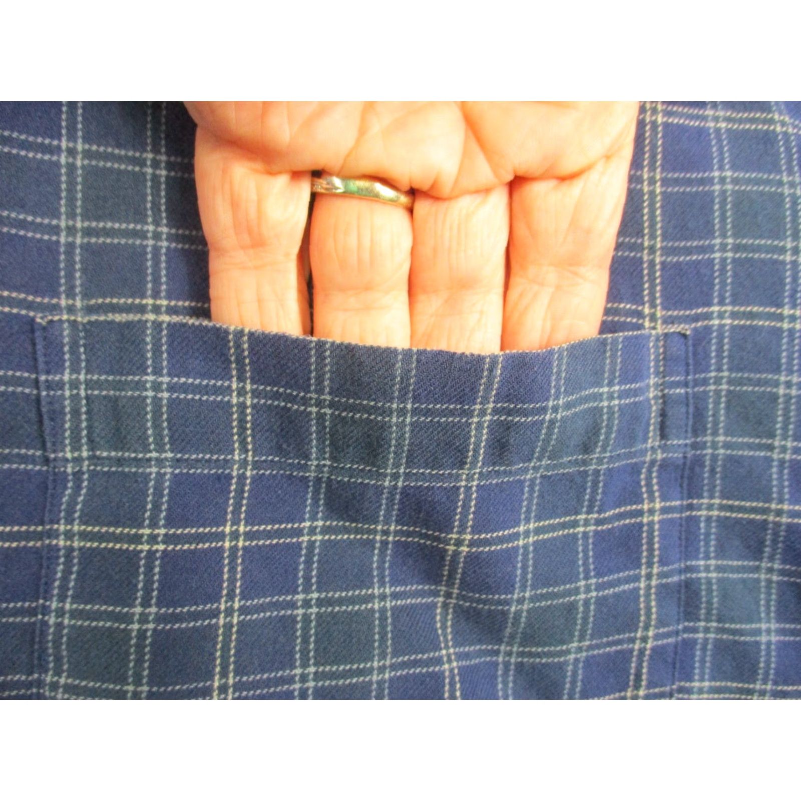 Brooks Brothers VINTAGE Brooks Brothers Wool Blend Shirt Large Blue Plaid Made in Hong Kong Shirt Mens L Blue Plaid Classic Preppy Button-Up Size US L / EU 52-54 / 3 - 2 Thumbnail