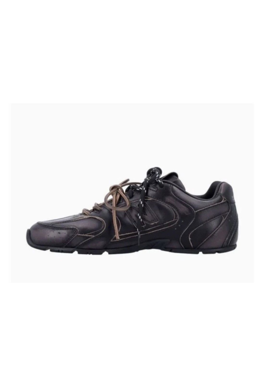 Miu Miu × New Balance Authentic Miu Miu sneakers in size 36 (US 6) Size US 6 / IT 36 - 2 Thumbnail