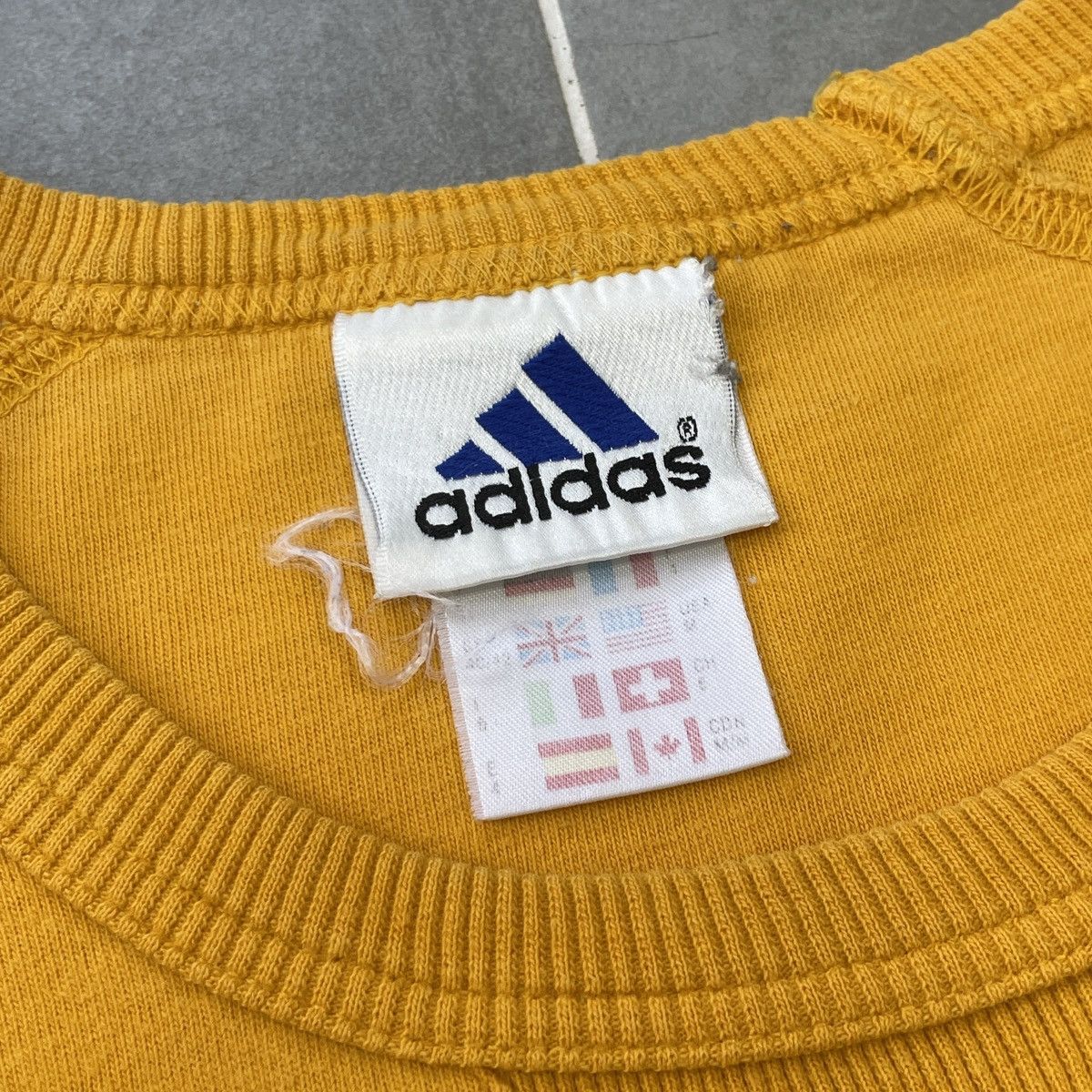 Adidas × Vintage Vintage Adidas T-Shirt Size M Size US M / EU 48-50 / 2 - 16 Thumbnail