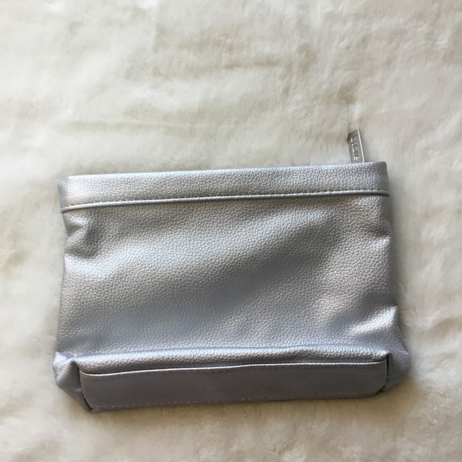 Other La Prarie Silver Makeup Bag Size ONE SIZE - 2 Thumbnail