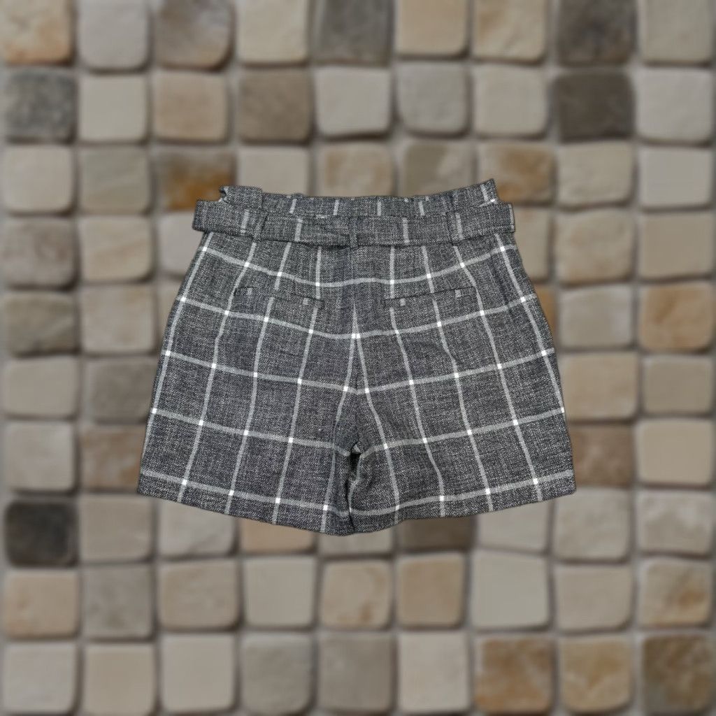 White House Black Market White House Black Market Shorts Women 8 Gray Plaid Stretch Mid Rise The Luxe New Size 30" / US 8 / IT 44 - 1 Thumbnail