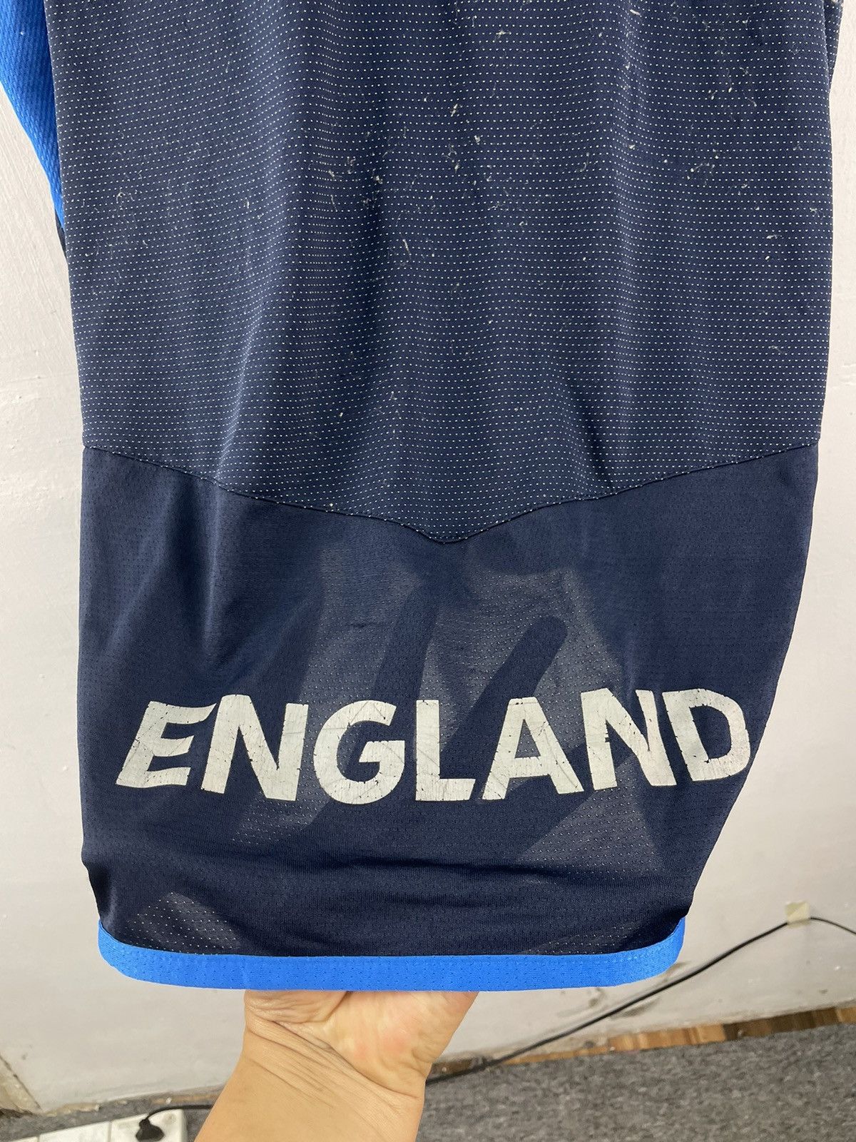 Umbro Vintage England 2004 Football Jersey Euro Training Kit Size US L / EU 52-54 / 3 - 9 Thumbnail