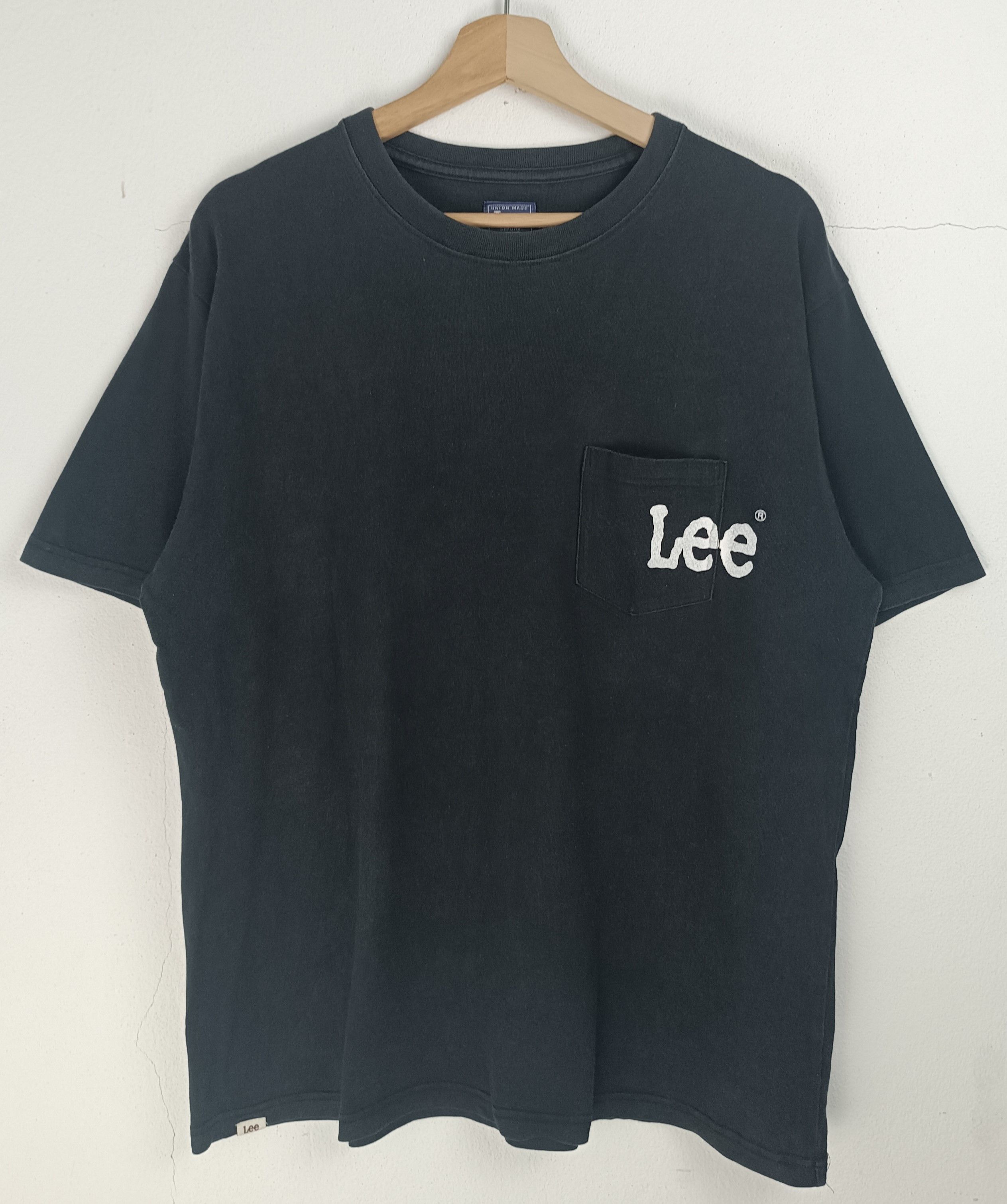 Lee VINTAGE Y2K FADED UNION MADE LEE POCKET TEE VERY RARE Size US L / EU 52-54 / 3 - 3 Thumbnail