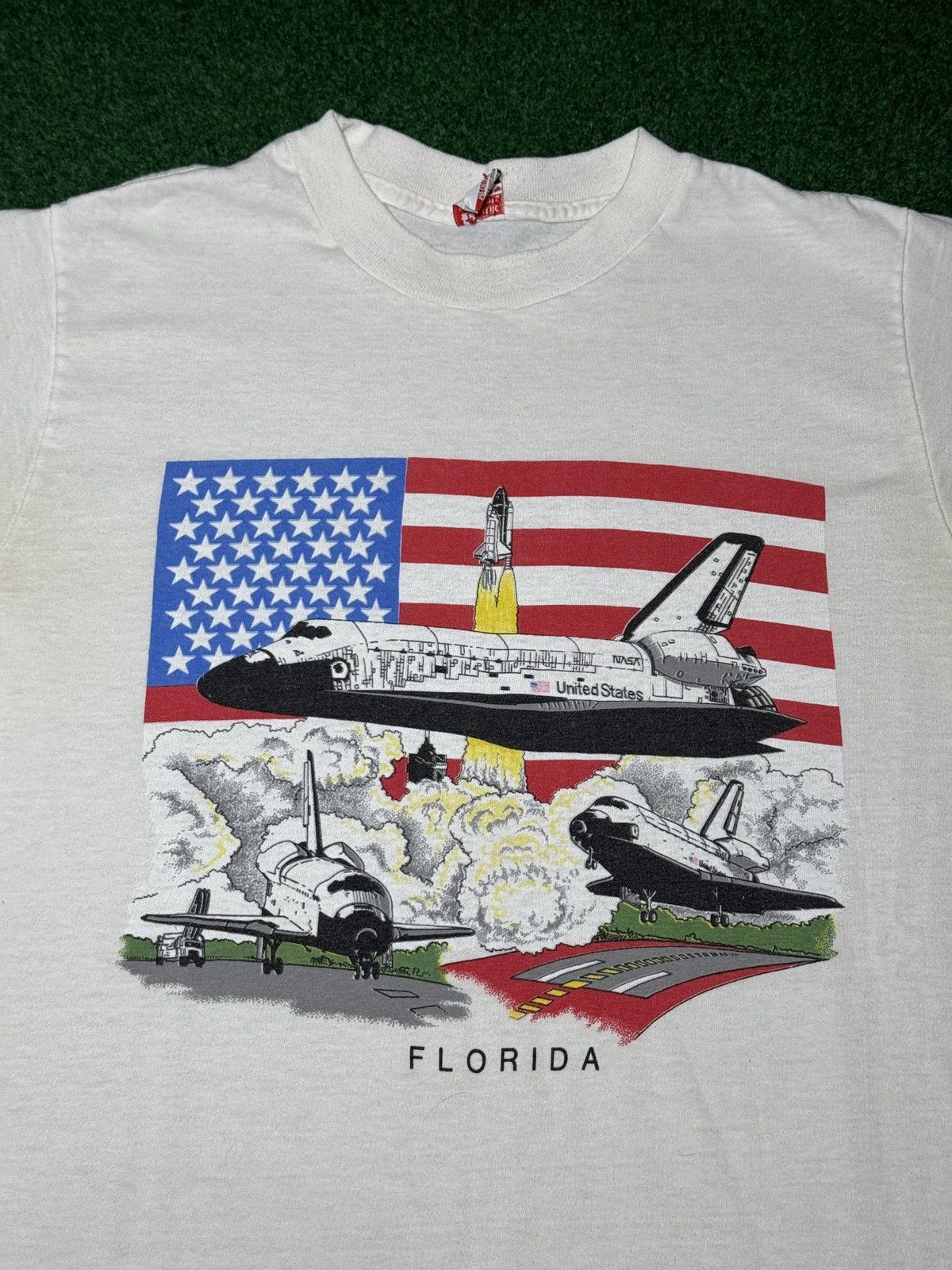 Vintage Vintage 70s 80s Nasa Space Shuttle Launch Florida T Shirt Size US M / EU 48-50 / 2 - 2 Thumbnail