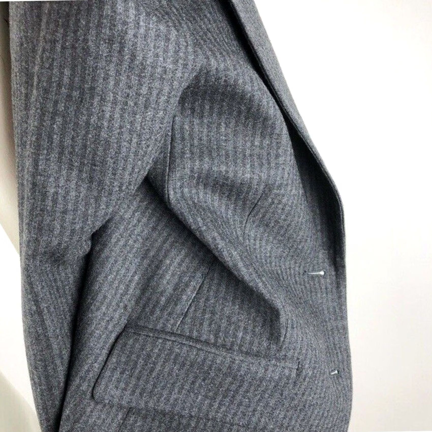 Theory Theory Wool Two Button Peak Lapel Flared Blazer Career Jacket Gray SZ 2 Striped Women’s Blazer, 98% Wool, Dry Clean Only, Vintage No Size XS / US 0-2 / IT 36-38 - 5 Thumbnail