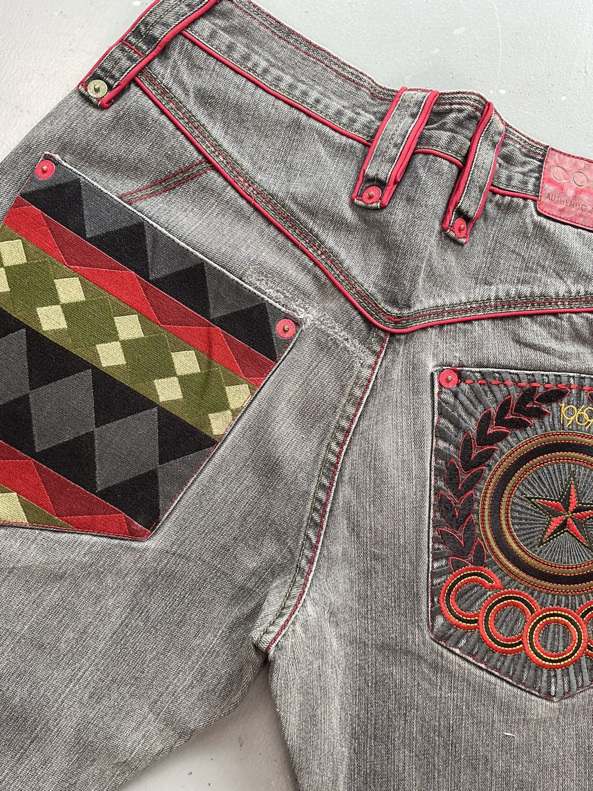 Coogi × Vintage Vintage faded Coogi crazy patterns embroidered denim pant Size US 34 / EU 50 - 12 Thumbnail