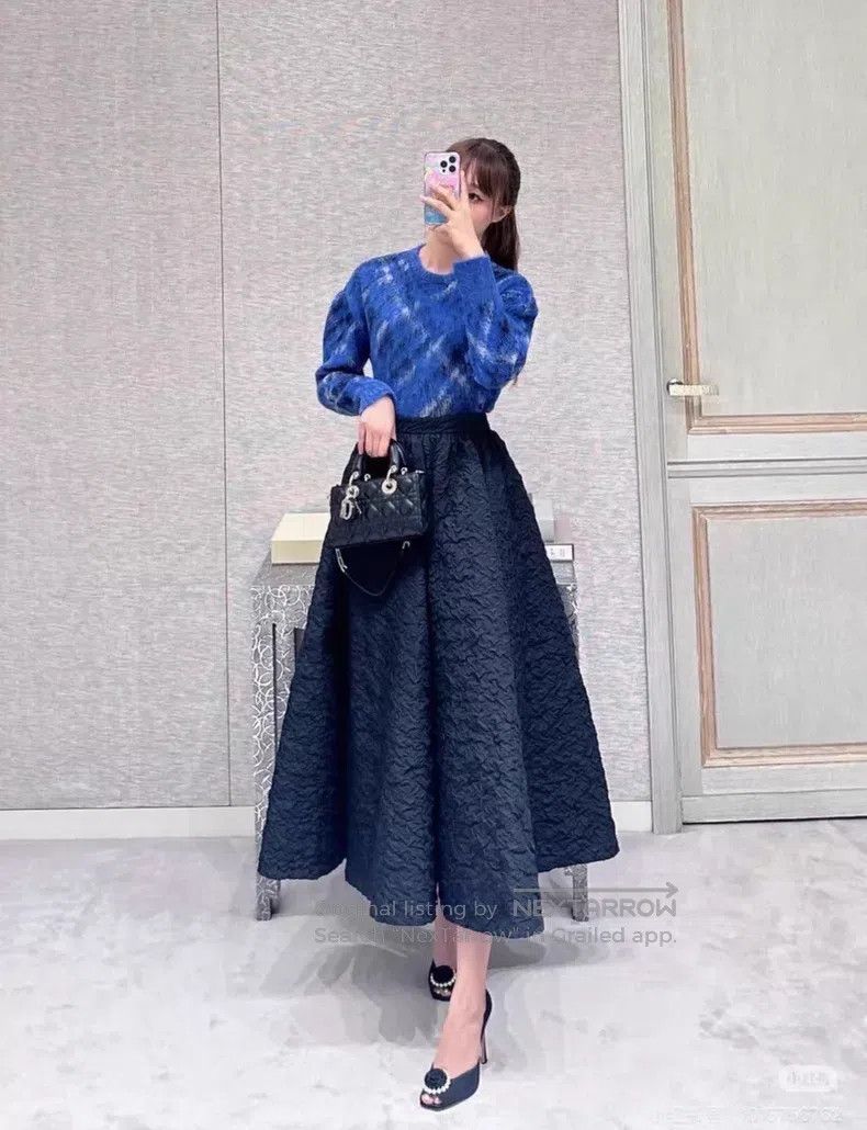 Dior Dior Black relief pleated skirt Size 24" / US 00 / IT 34 - 7 Thumbnail