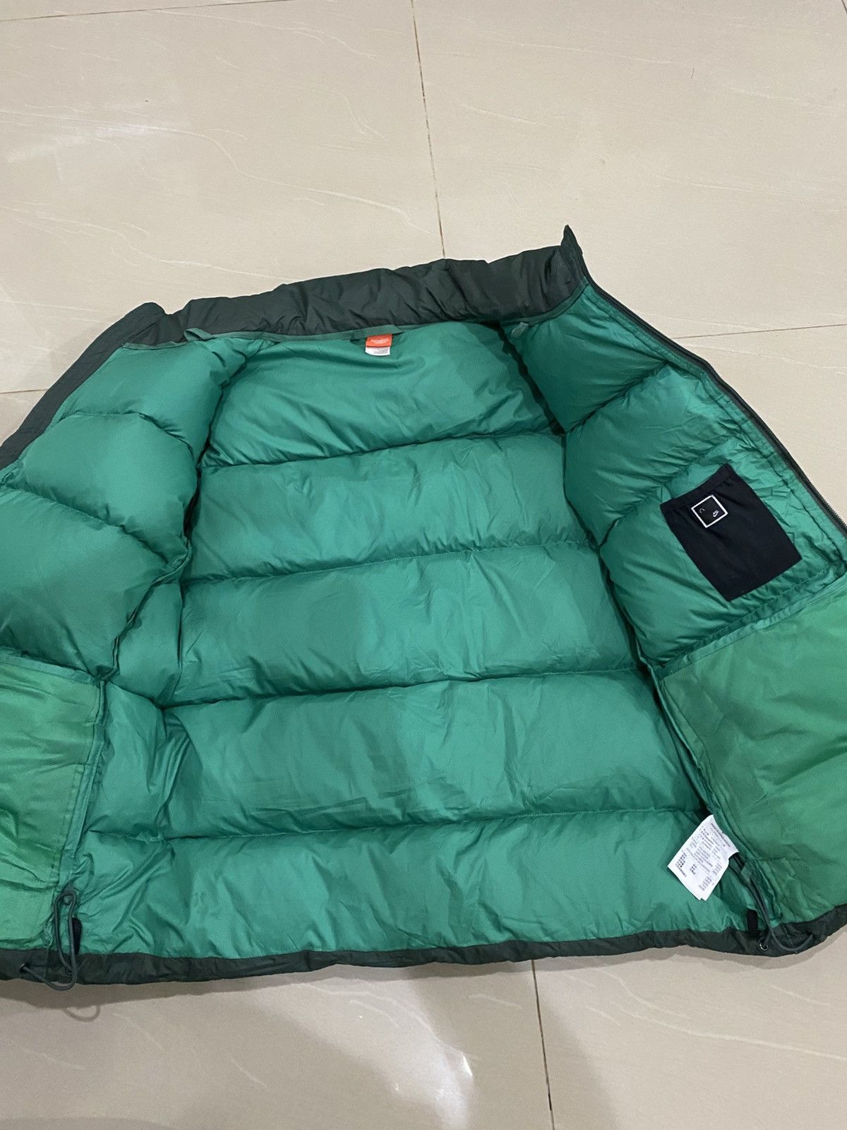 Nike Vintage Nike Puffer Jacket Size US L / EU 52-54 / 3 - 4 Thumbnail