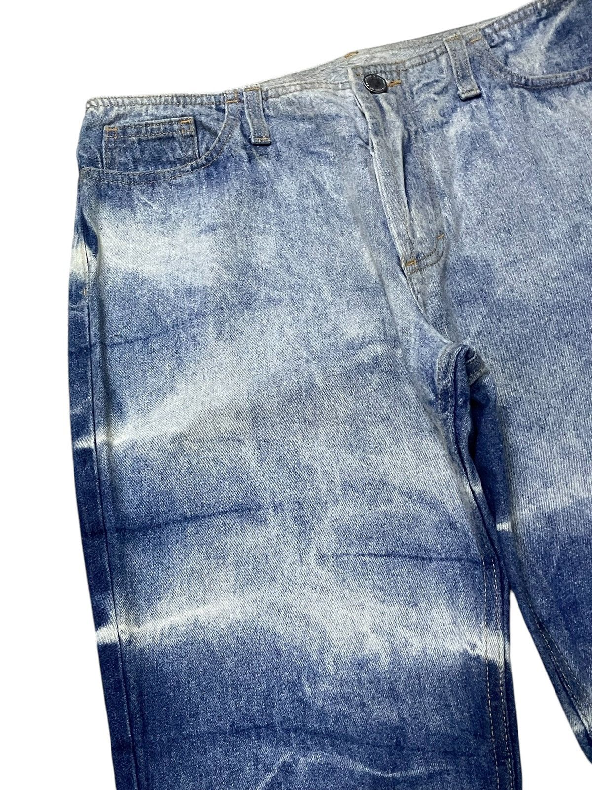 Benetton × Le Grande Bleu (L.G.B.) × Tornado Mart Benetton Glass Shattered Whiskers Wash Flared Jeans Size US 29 - 10 Thumbnail