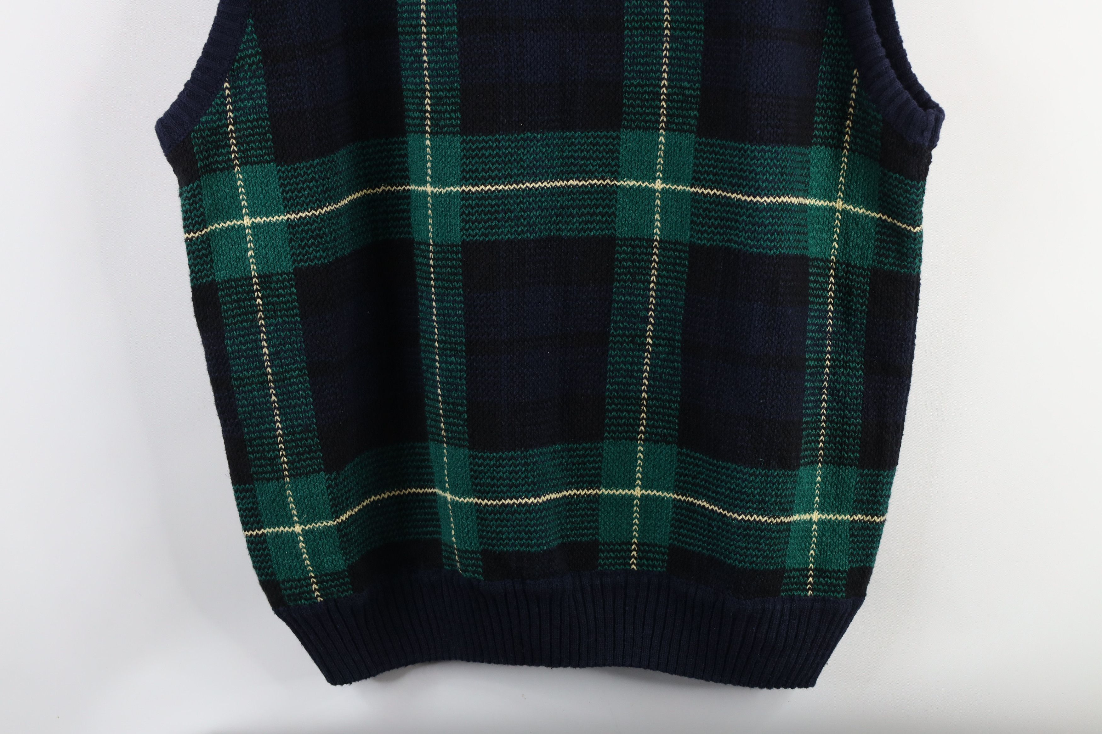 Vintage Vintage 90s Streetwear Blend Knit V-Neck Sweater Vest Plaid Size US XL / EU 56 / 4 - 7 Thumbnail