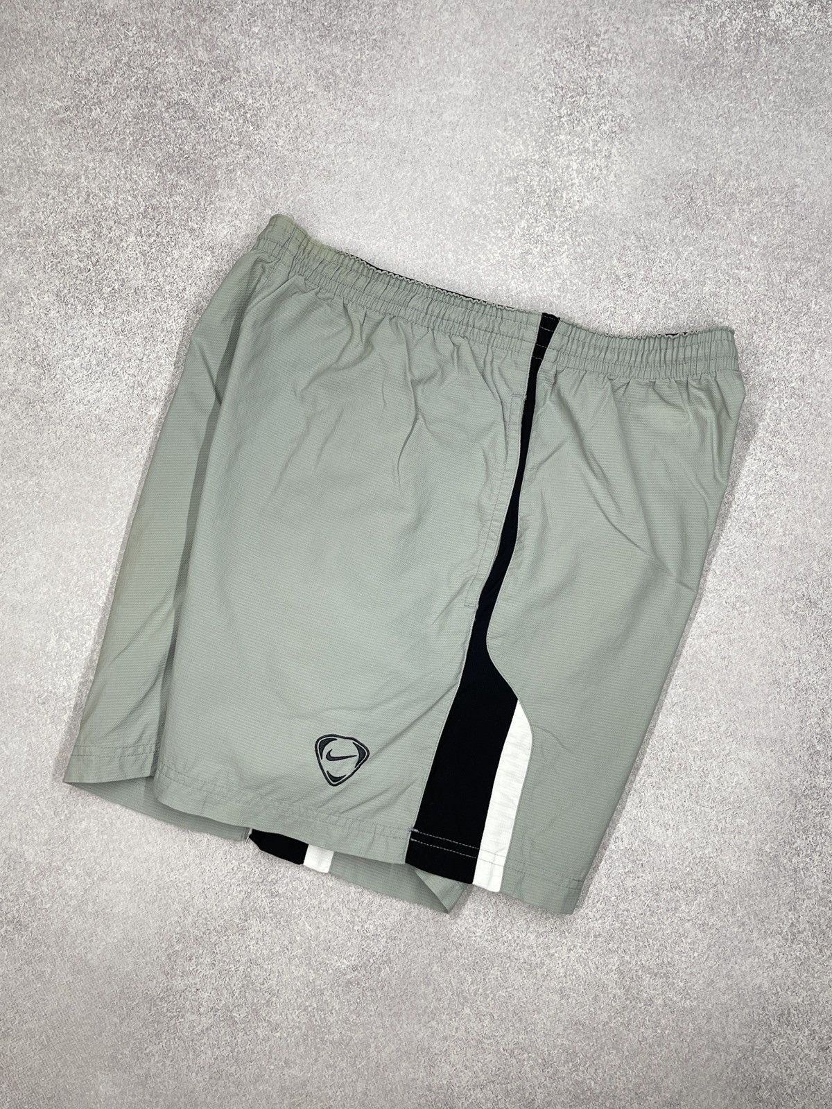 Nike Vintage Nike Football Shorts Grey Drill Y2K ACG TN Size L Size US 34 / EU 50 - 3 Thumbnail
