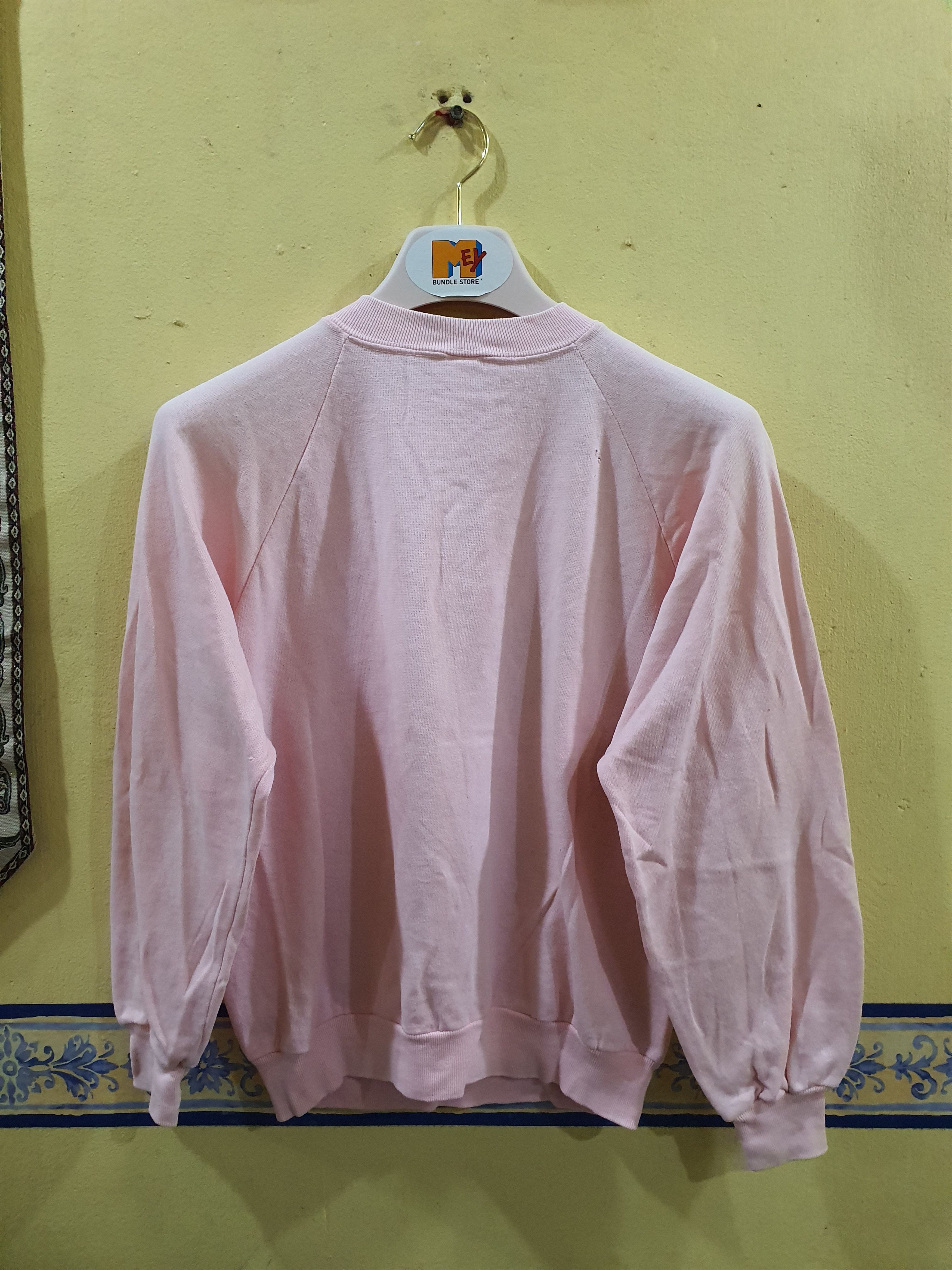 Sunray Sportswear vintage pink "The Tale of Peter Rabbit" graphic sweatshirt. Size US S / EU 44-46 / 1 - 2 Thumbnail