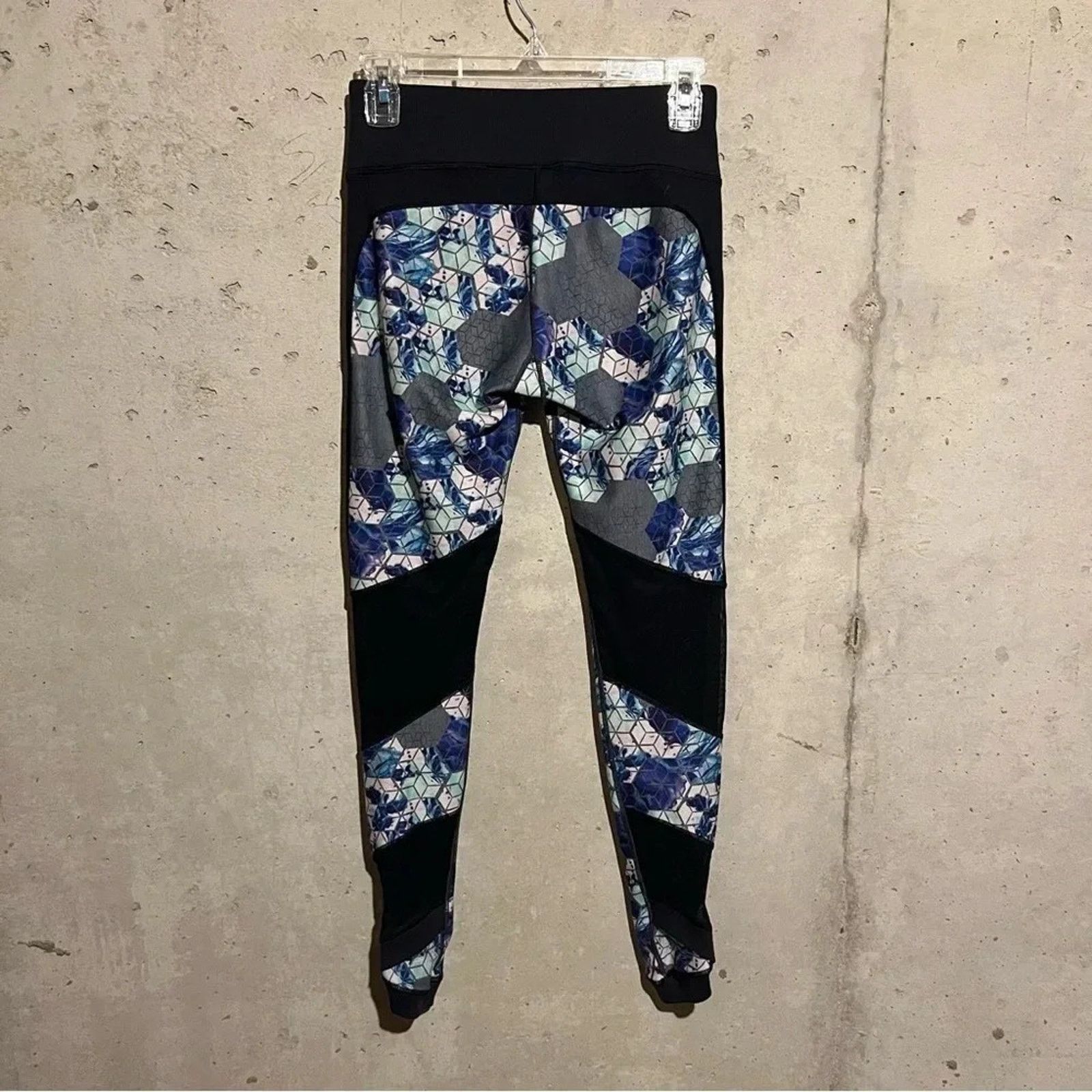 Other Calia by Carrie Underwood Small Geo Printed Legging Size 26" / US 2 / IT 38 - 12 Thumbnail