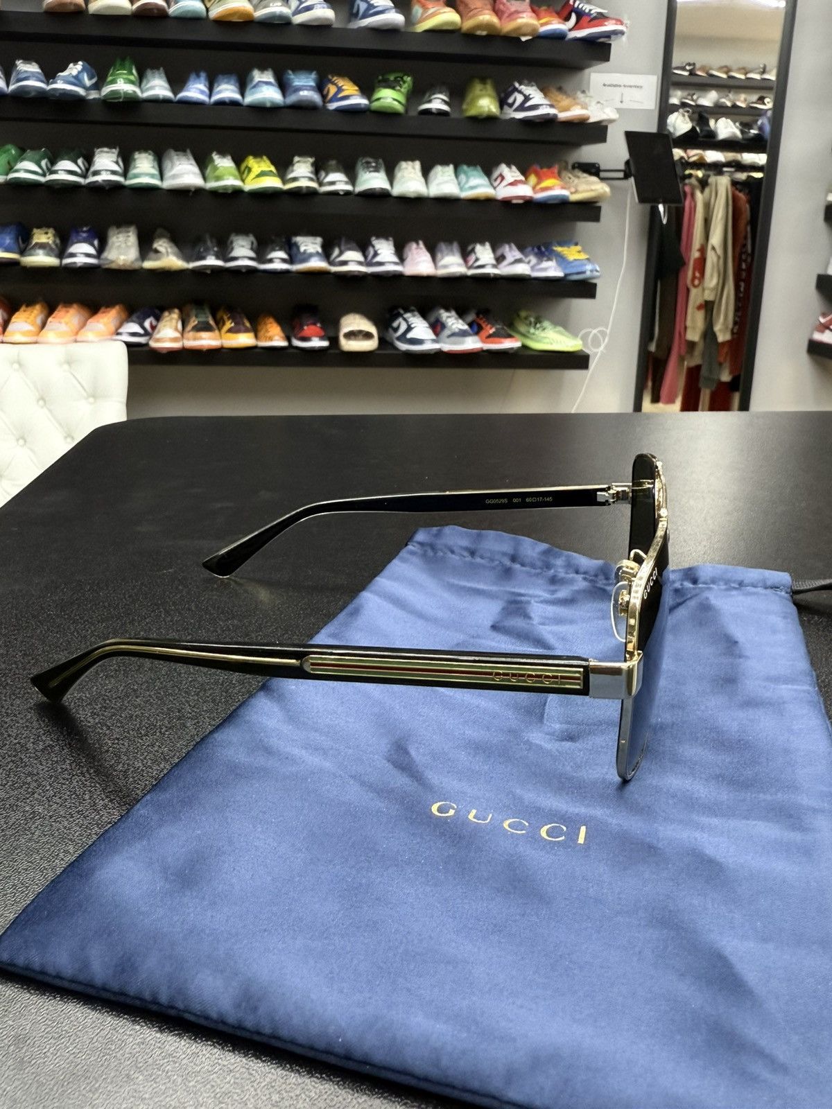 Gucci AUTHENTIC Men’s Gucci Gold Rim Sunglasses Size ONE SIZE - 4 Thumbnail