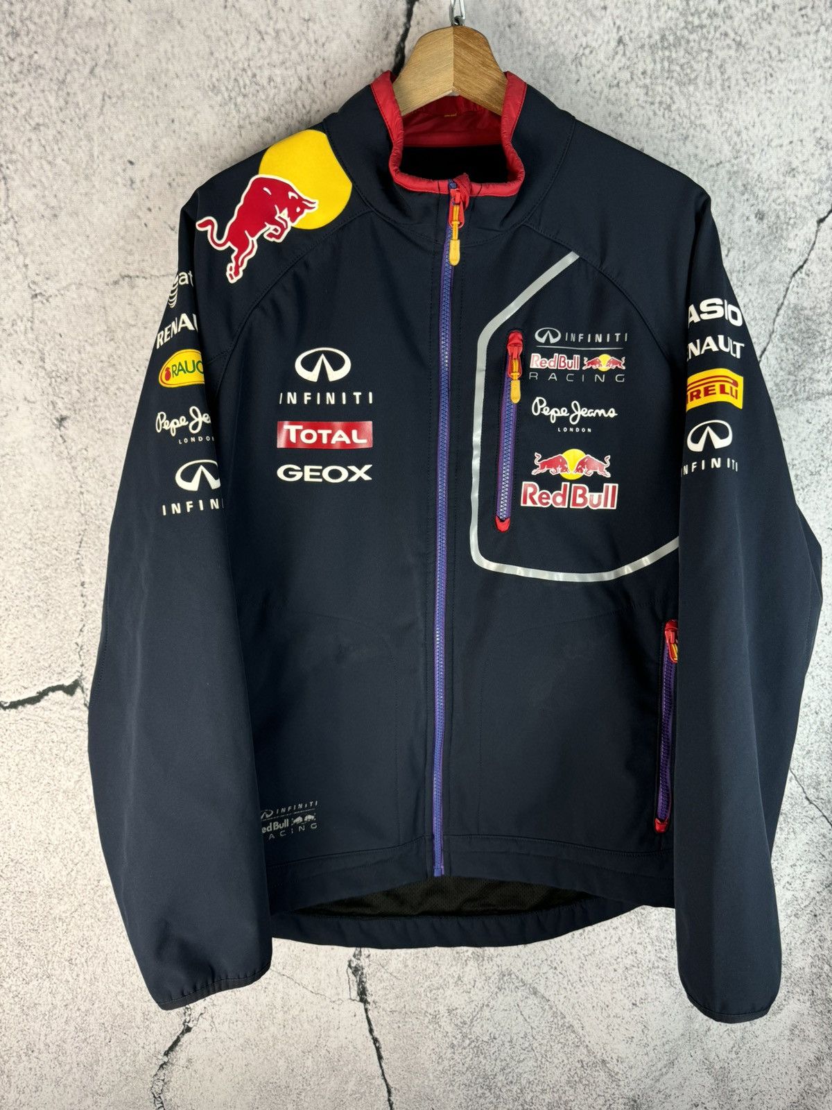 Red Bull Vintage Red Bull Racing Infiniti Pepe Jeans Softshell Jacket Size US L / EU 52-54 / 3 - 1 Thumbnail